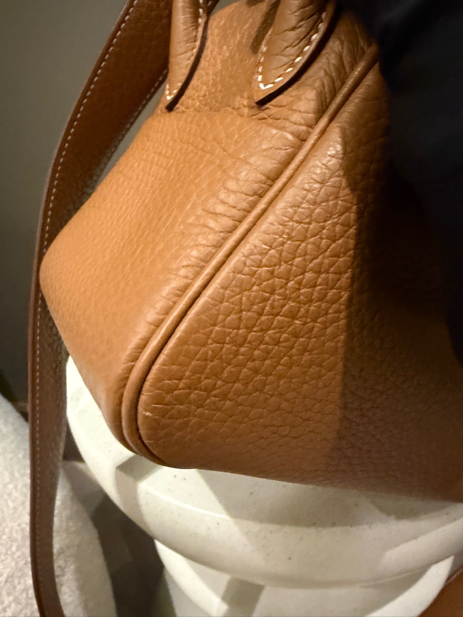 Hermès Mini Lindy 20 Gold GHW