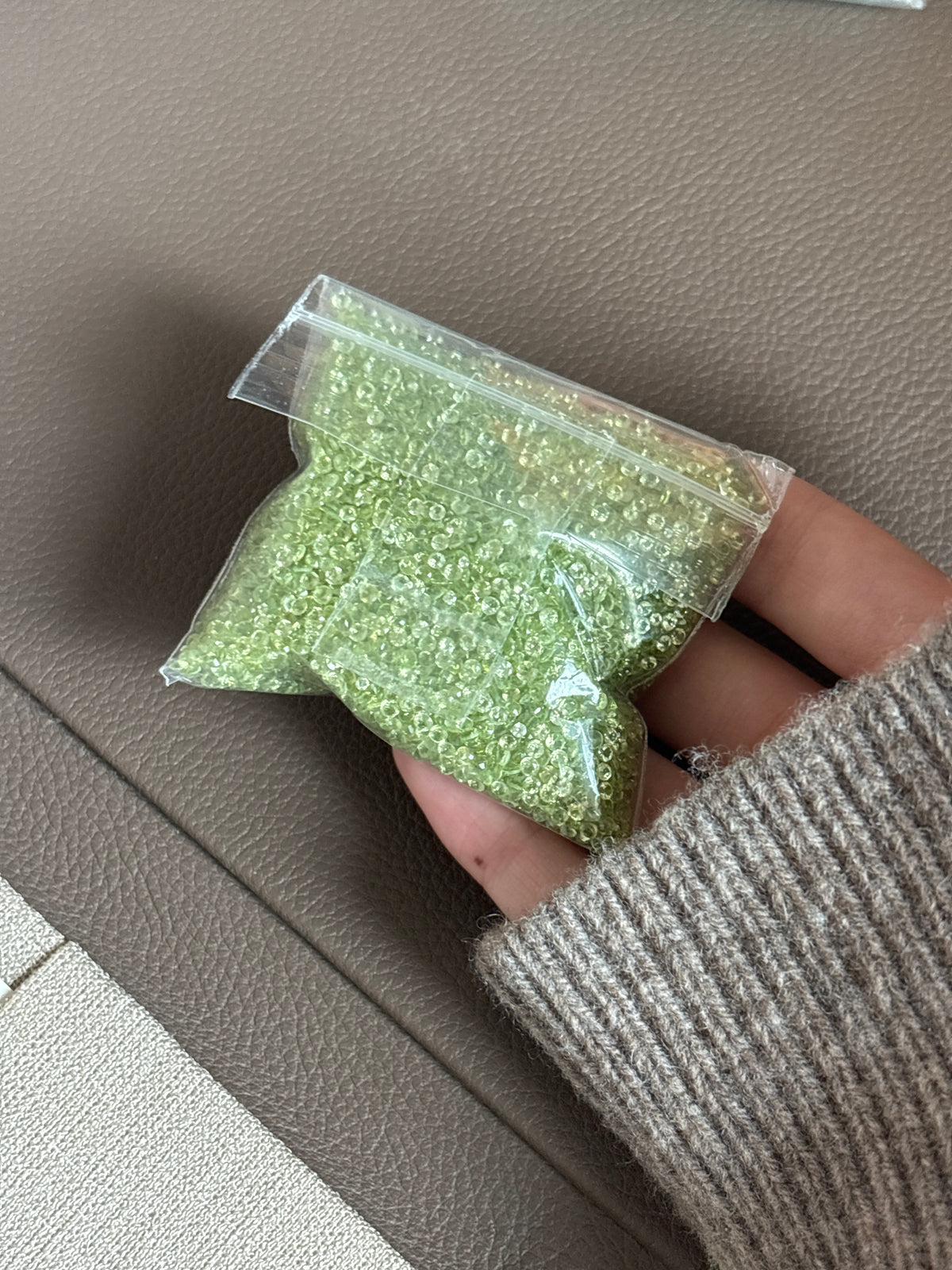 5.00ct Peridot Melee Sugar Box 2.00mm THAIC1240