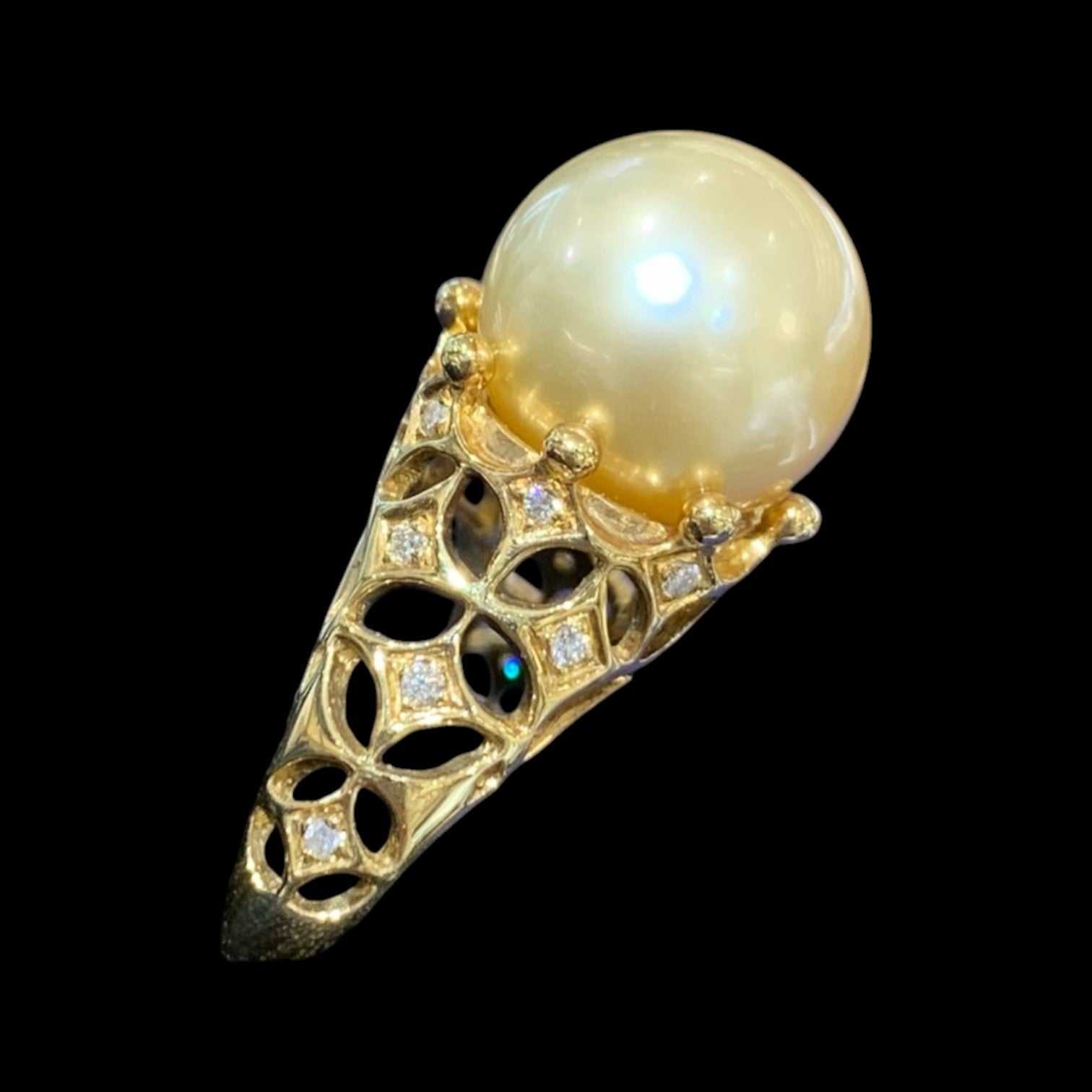South Sea Gold Pearl 11.1mm & 0.96ct Diamond Ring set in 18K Yellow Gold