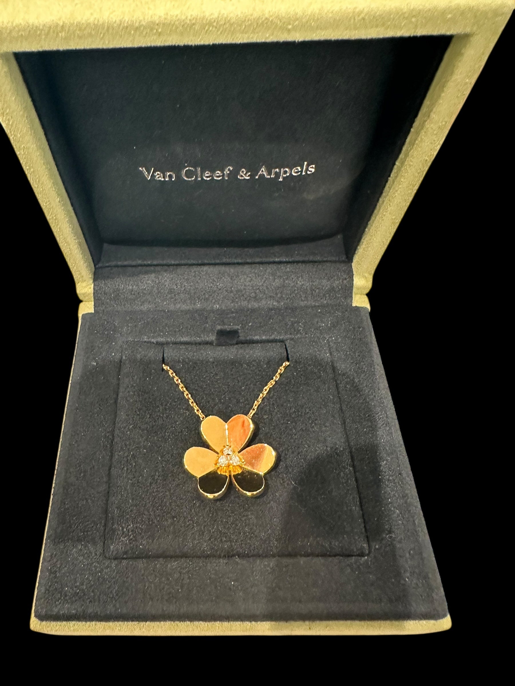 VCA YG Fivole Large Flower Necklace