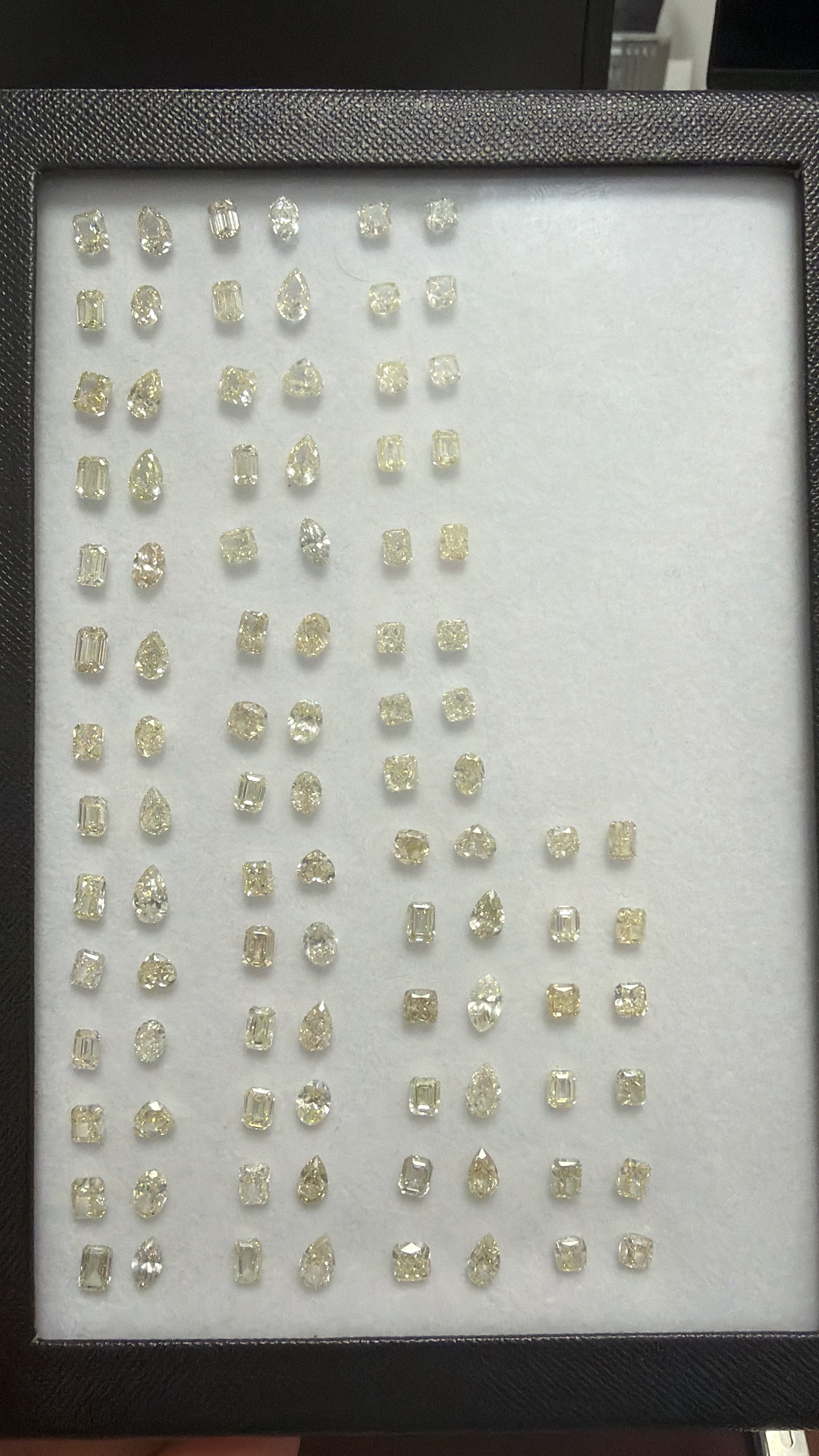 0.9-1.2 ct Fancy Yellow Diamond Pair Stud Set