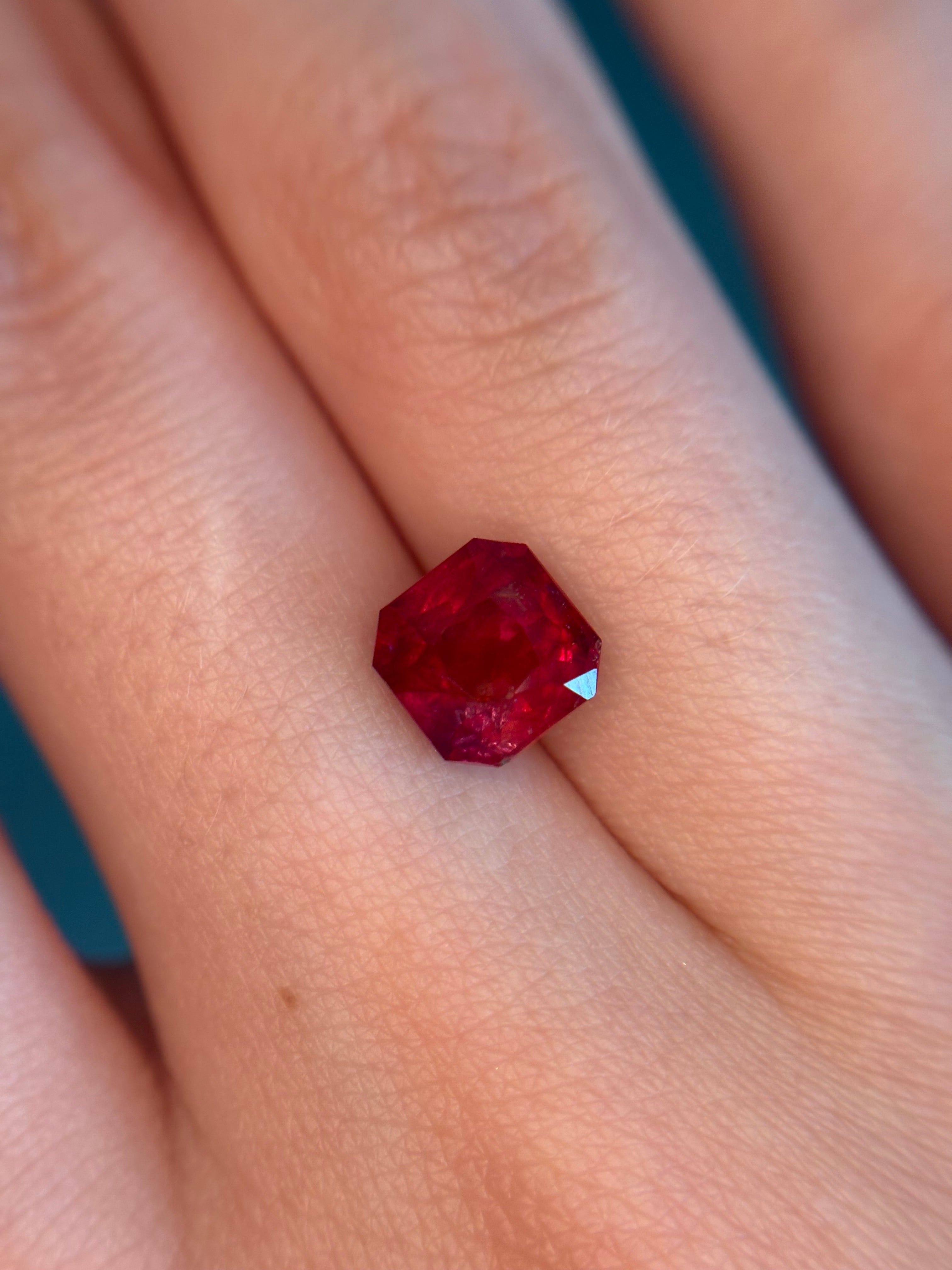 2.29ct Pigeon's Blood Unheated Ruby with certificate THAIC0564