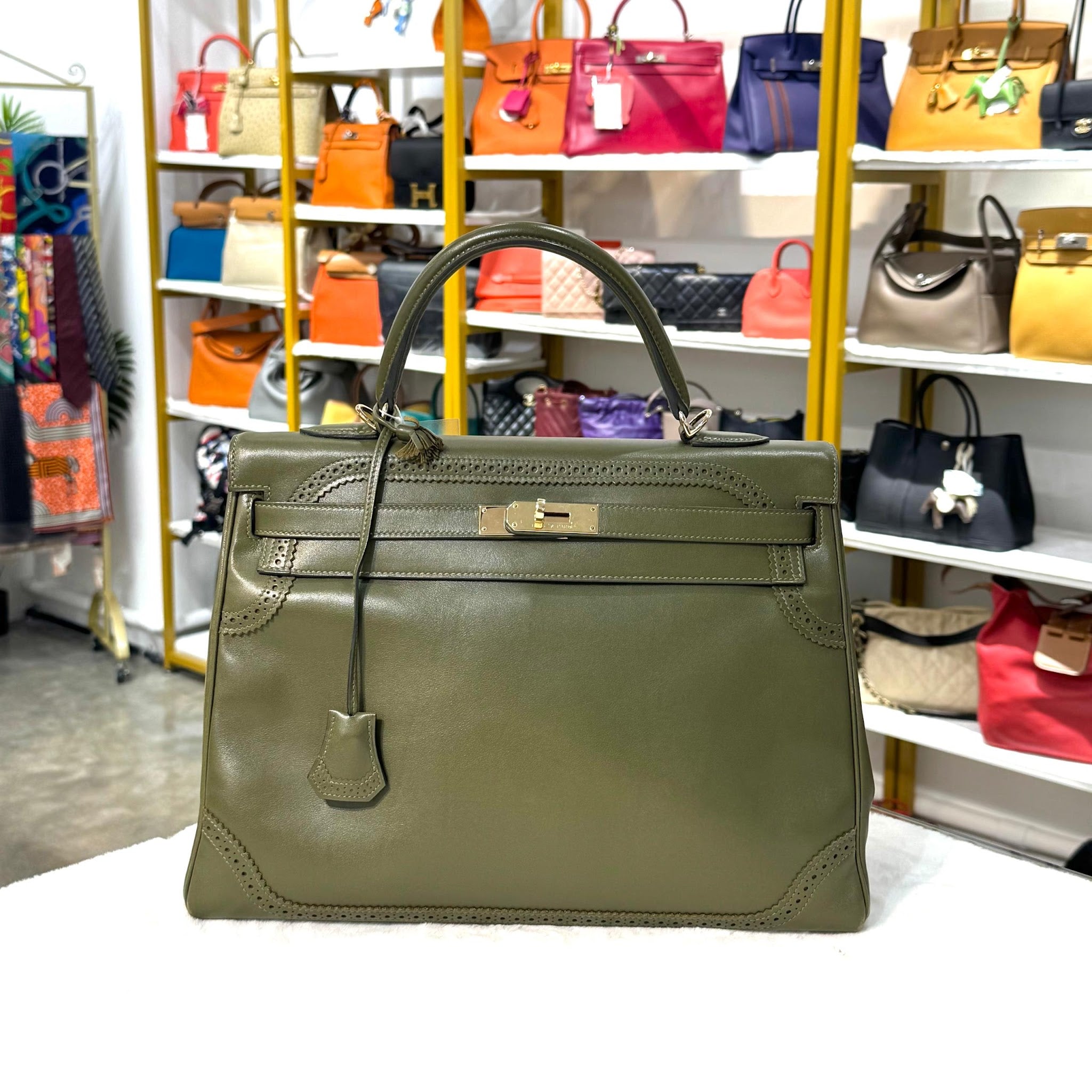 HERMES OLIVE GREEN TADELAKT CALFSKIN LEATHER KELLY GHILLIES RETOURNE HANDABG IN GHW HB6789