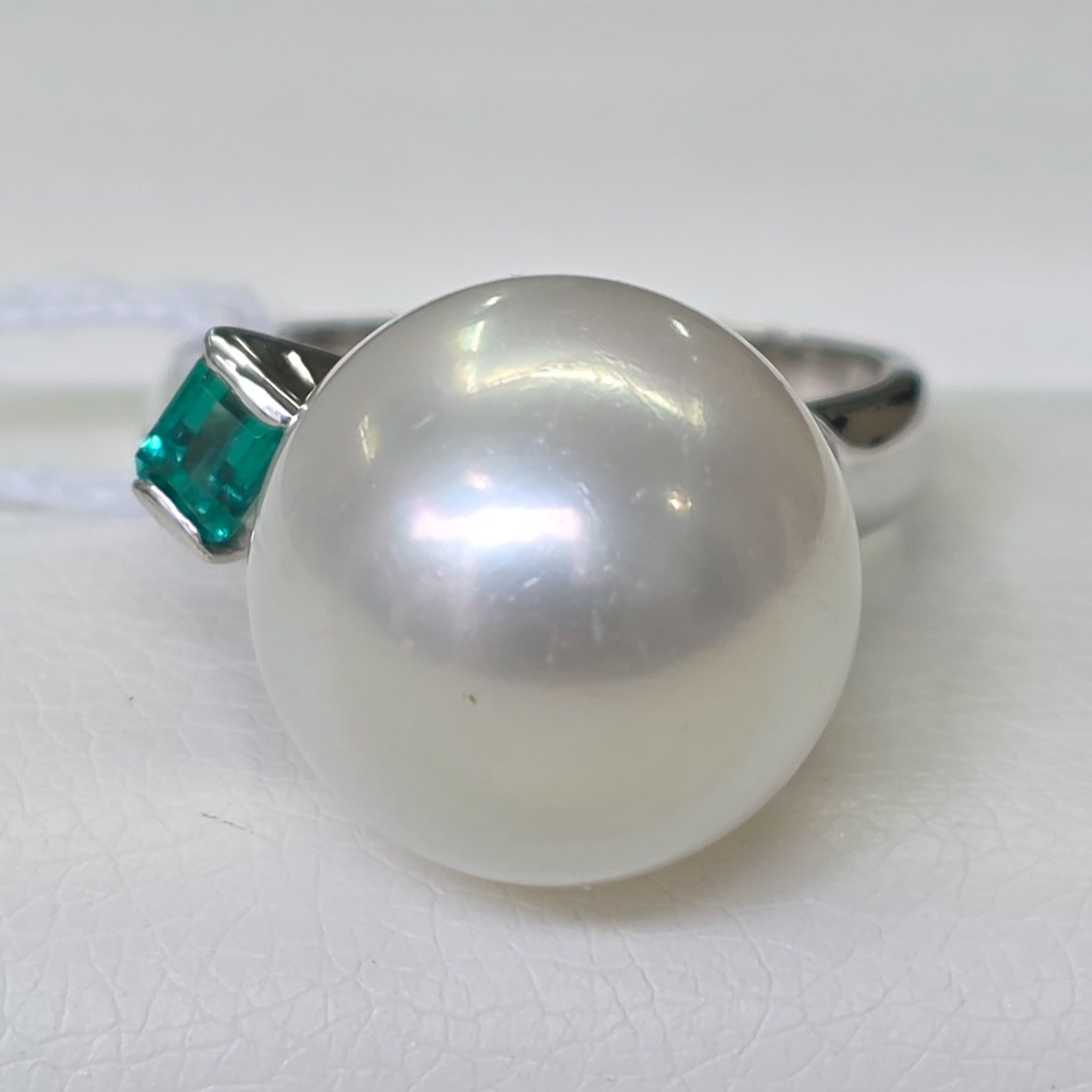 Pt900 Pearl Emerald Ring P 13.8mm E 0.22 10.2g RLPR13
