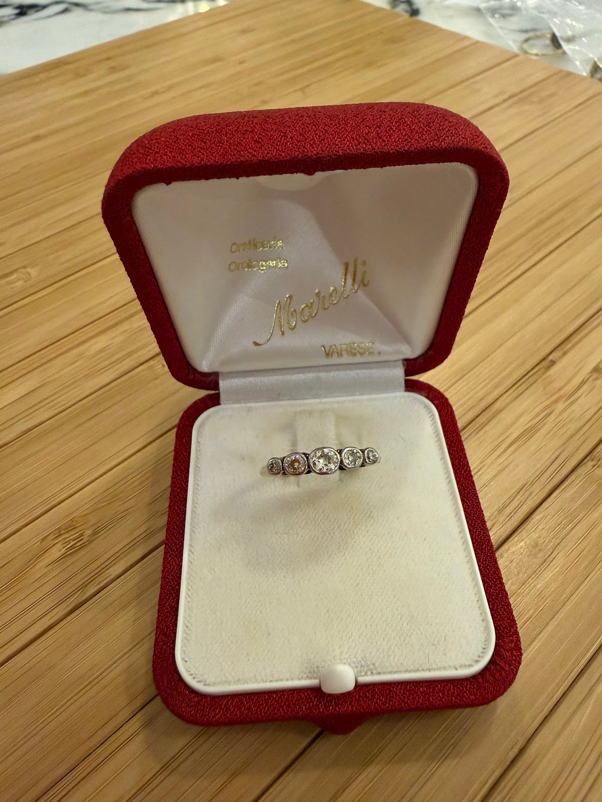 18kt YG 5 stone Old mine AKC0702