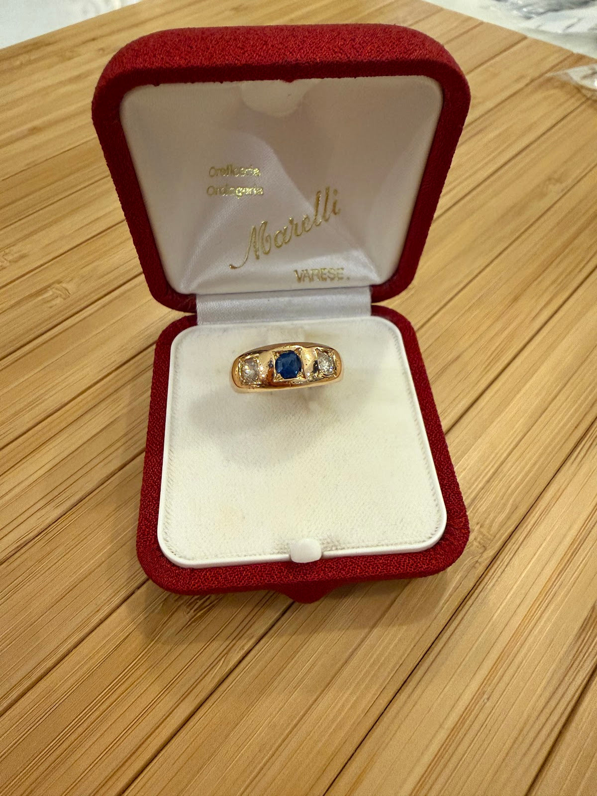 18k YG Diamond and Sappire Gypsy ring AKC0700