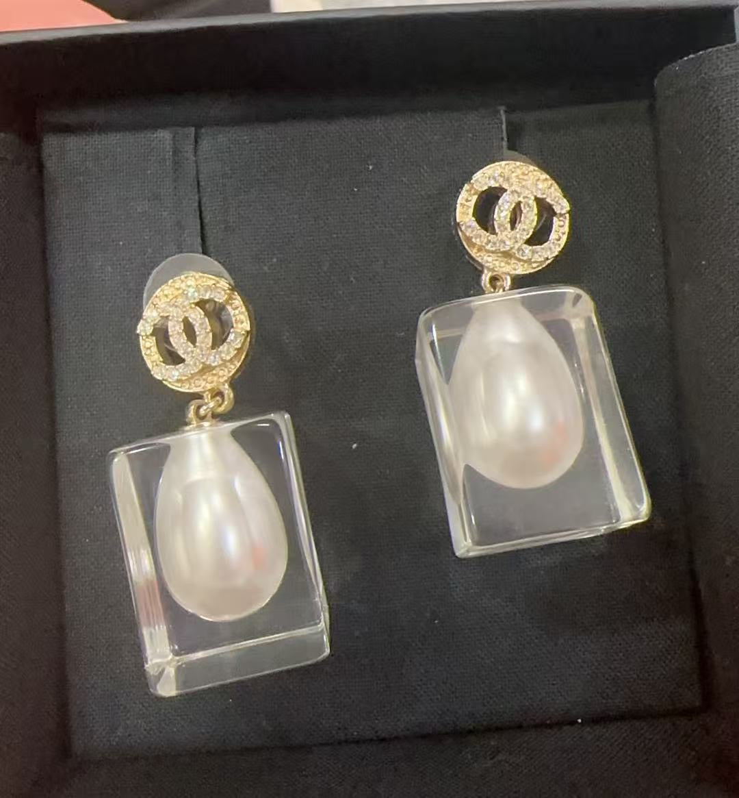 Chanel Earrings ALC3690