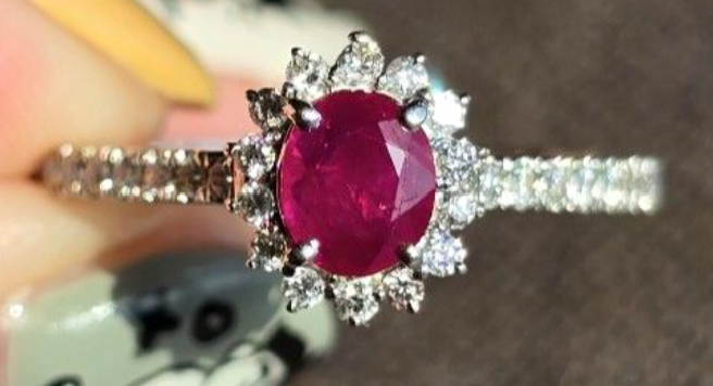 0.45ct Intense red Unheated Burma Ruby Ring with natural diamonds in 18K gold setting SKH1133