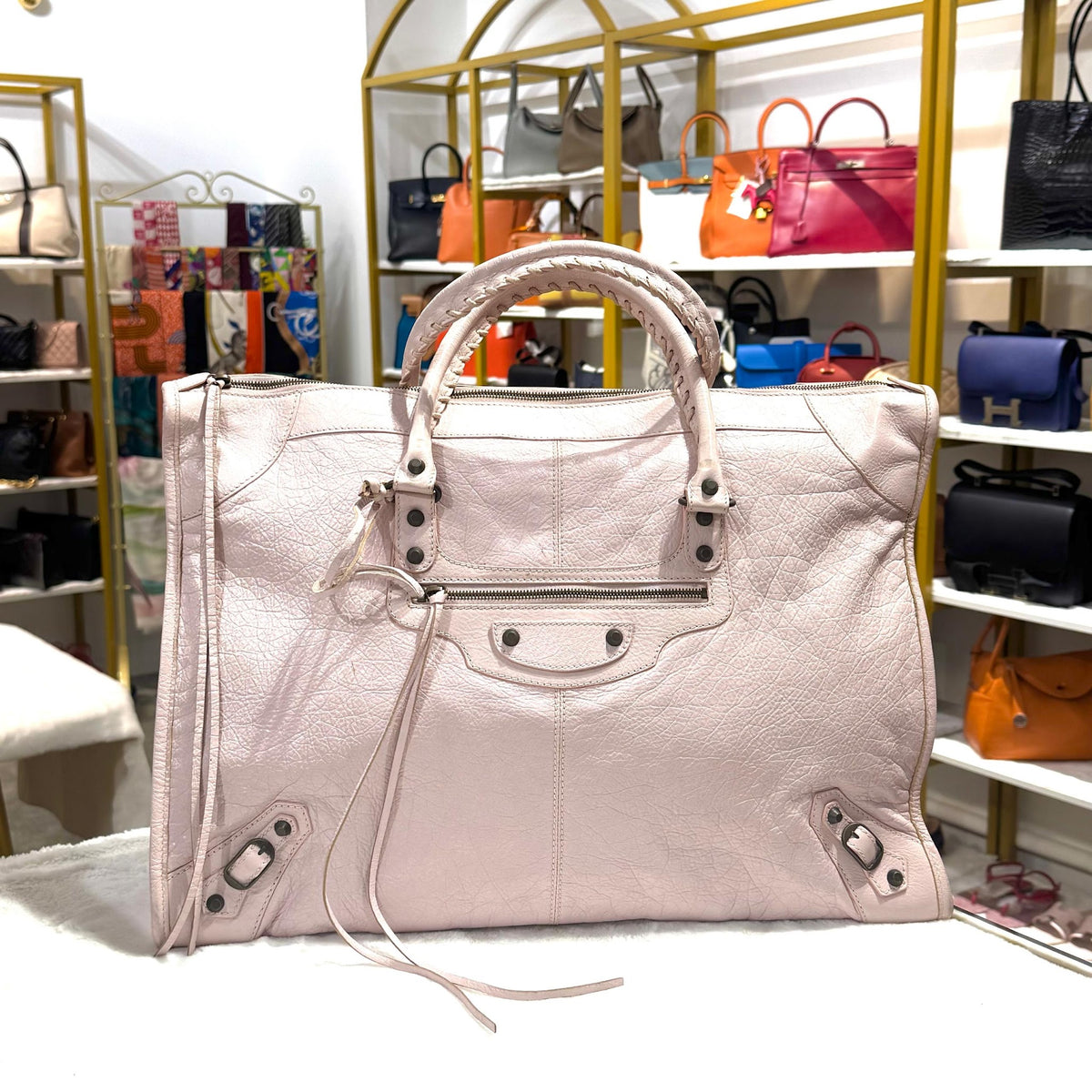 LIGHT PINK LAMBSKIN LEATHER CLASSIC HARDWARE WEEKENDER BAG IN METALLIC HW HB7268