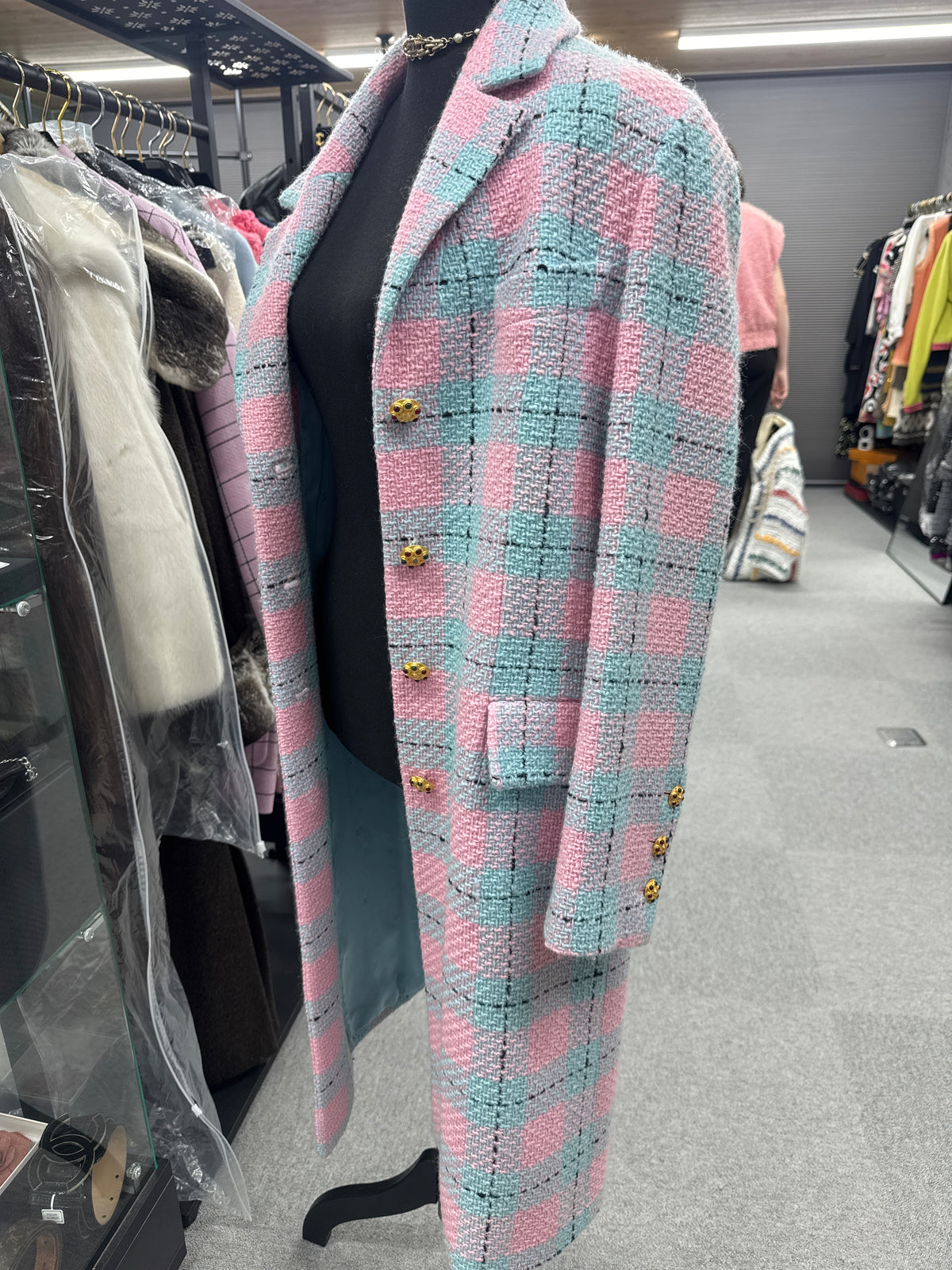 102080 Chanel blue pink tweed gripoix coat 40