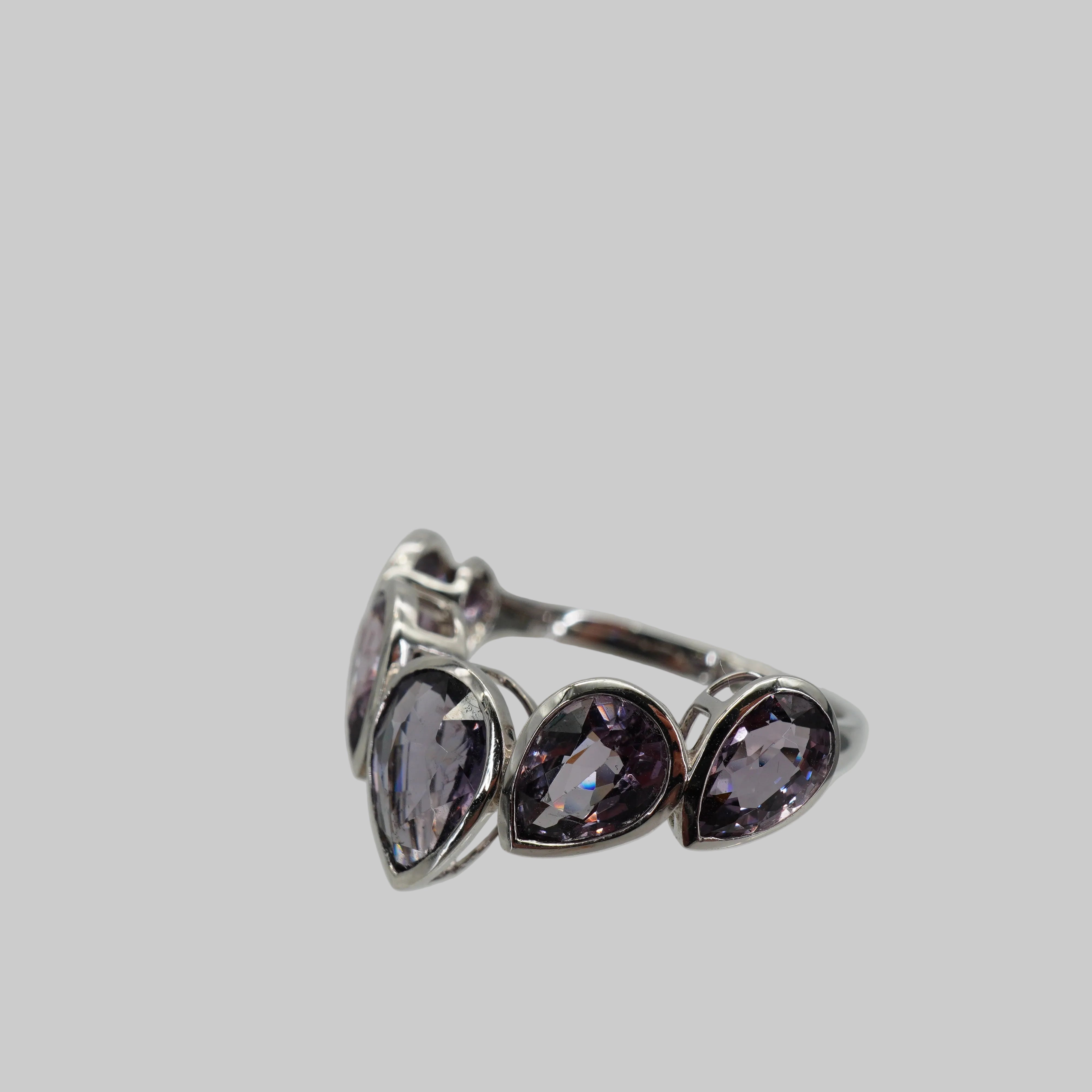 SEN BY SANDY PURPLE SPINEL BAZEL CROWN RING WG AVCHK411