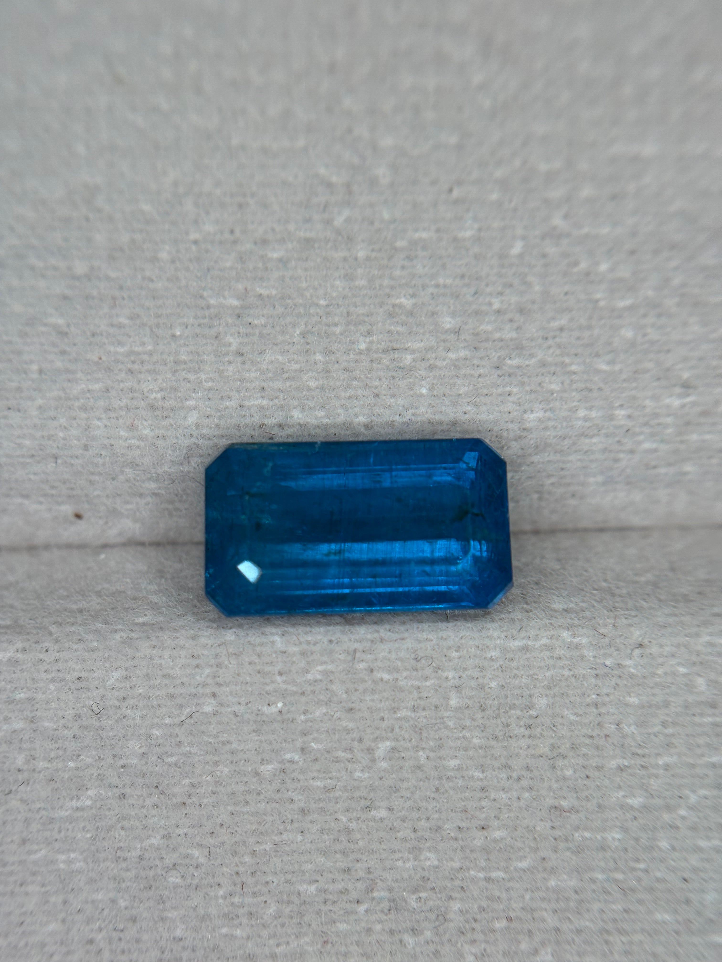 3.75ct Electric Blue Apatite Emerald rare THAIC0331