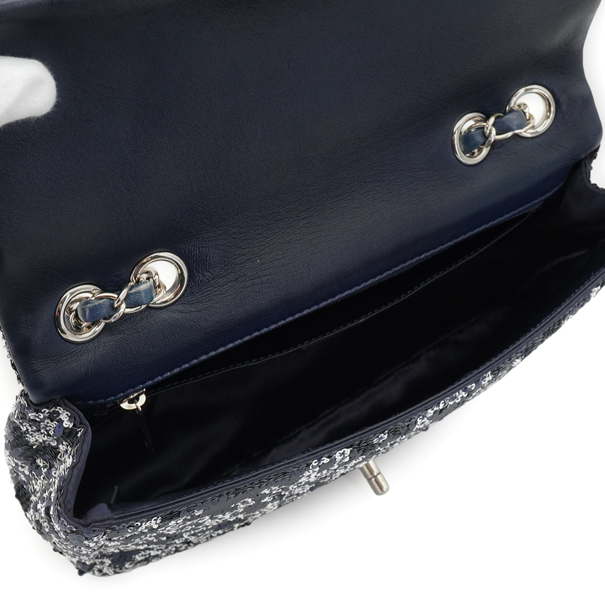 CHANEL COCOMARK CHAIN SHOULDER BAG NAVY WHITE SEQUINS LEATHER SILVER HARDWARE 90334159
