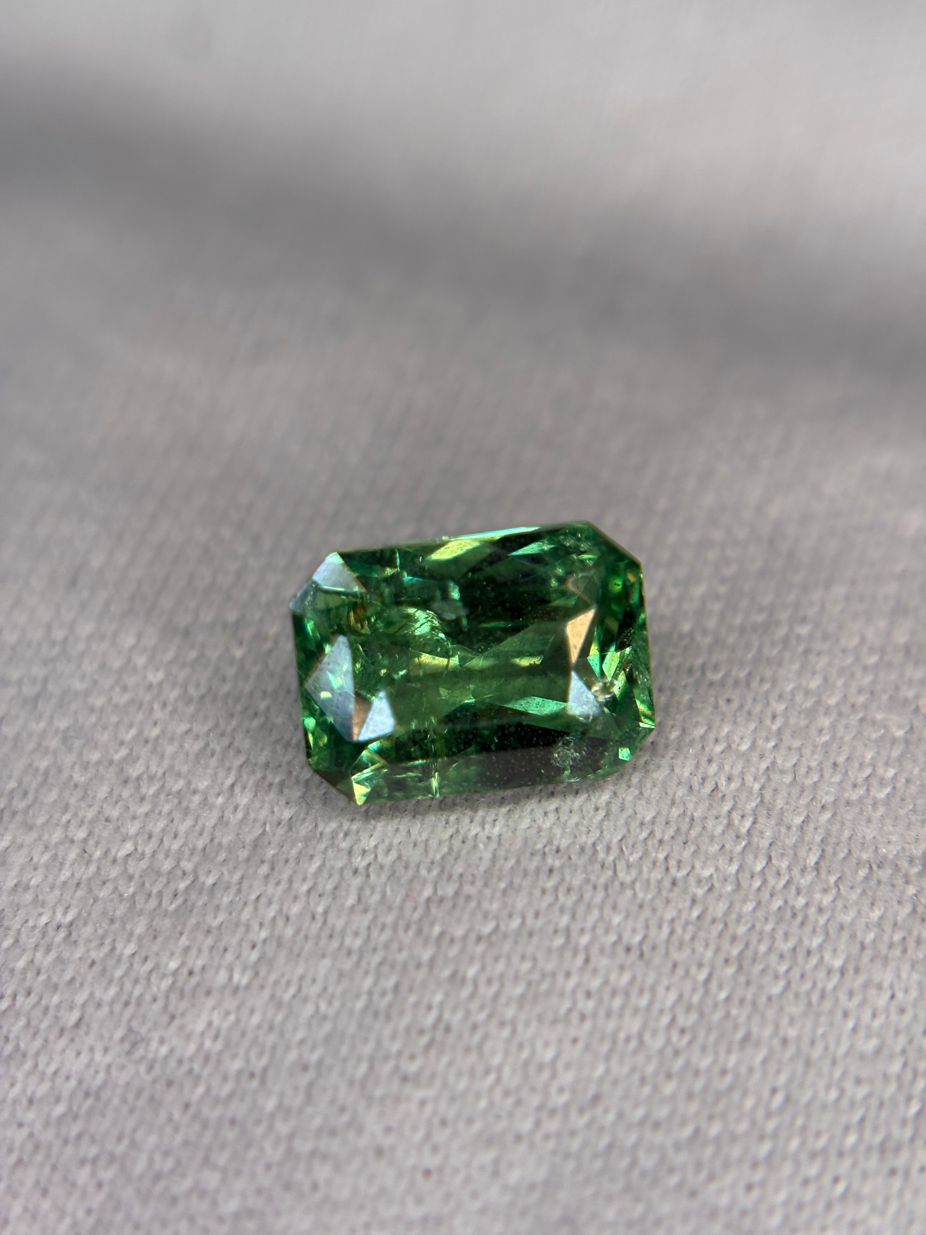 1.26ct Tsavorite with certificate DXBCS5913