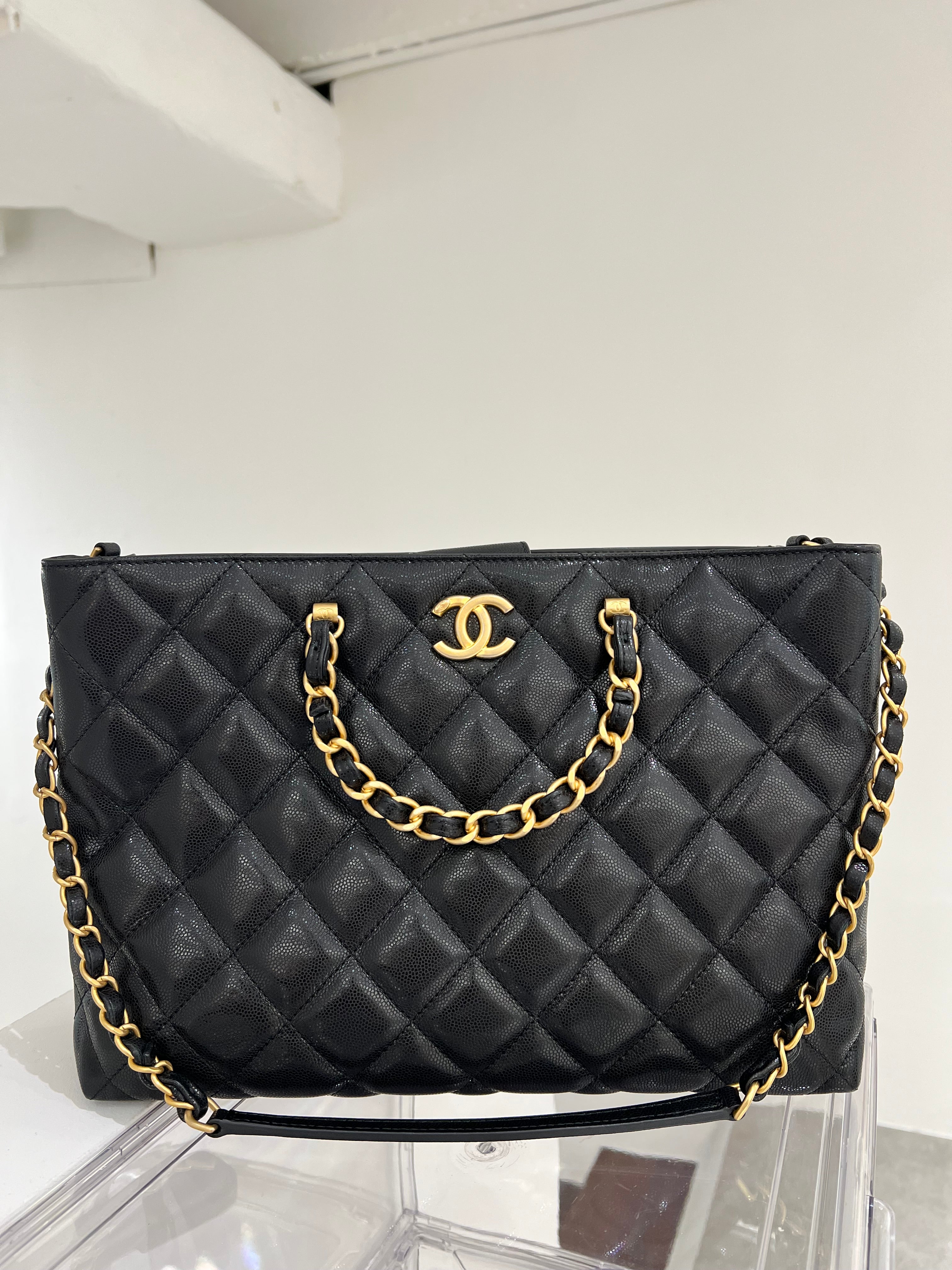 CHANEL BLACK GRAINED CALF BAG BAG SYC1982