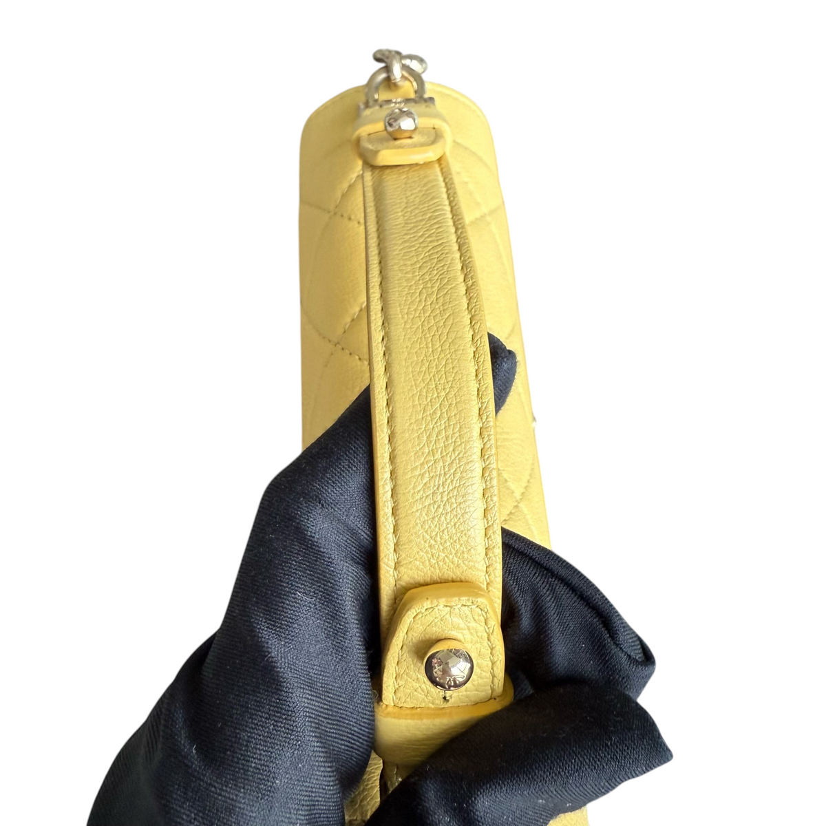Luxury Evermore Chanel Label Click small handbag in yellow quilted grained calfskin with gold hardware handle detail