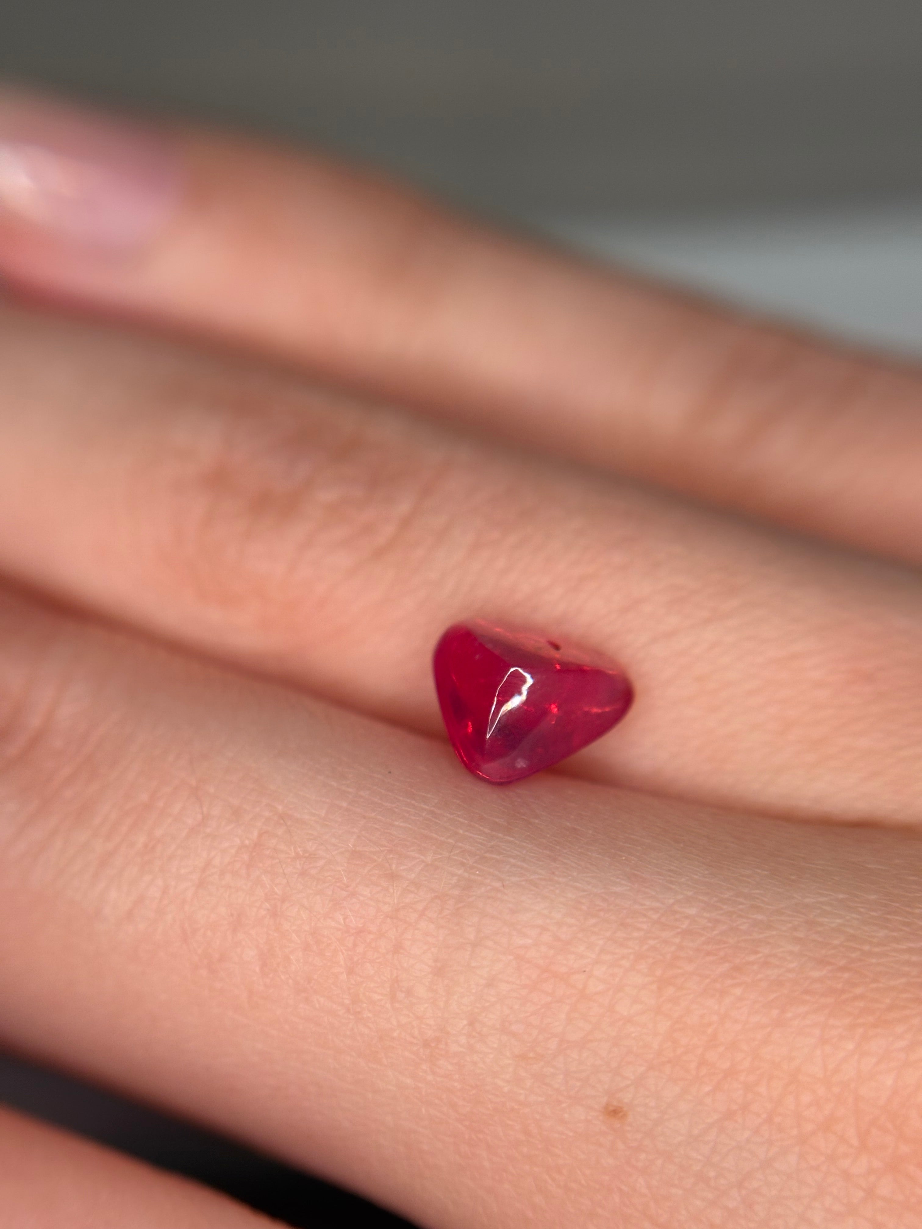 1.72ct Mahenge Vivd Pinkish Red Spinel Sugarloaf THAIC0551