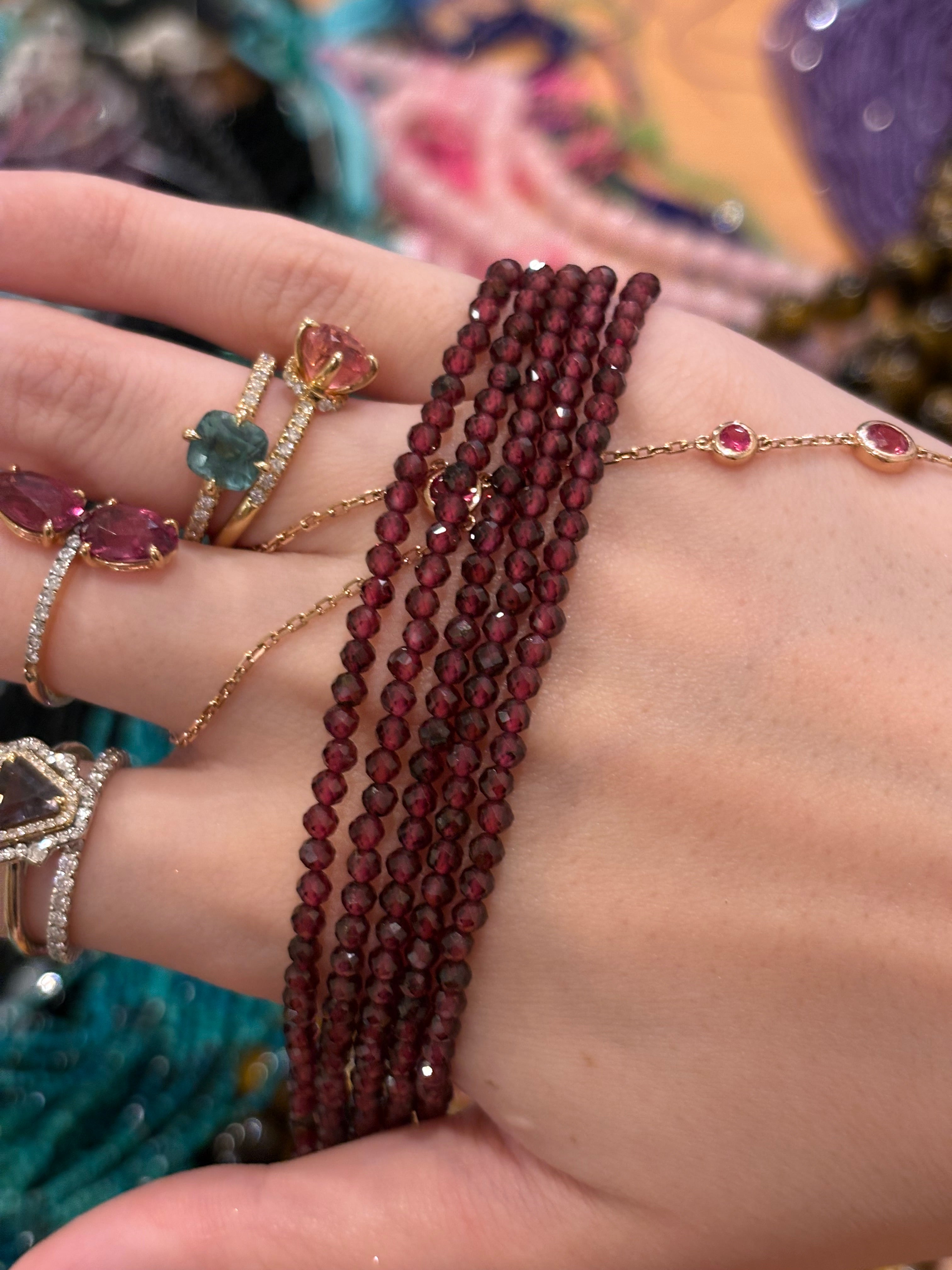 Garnet faceted DXBCS0640