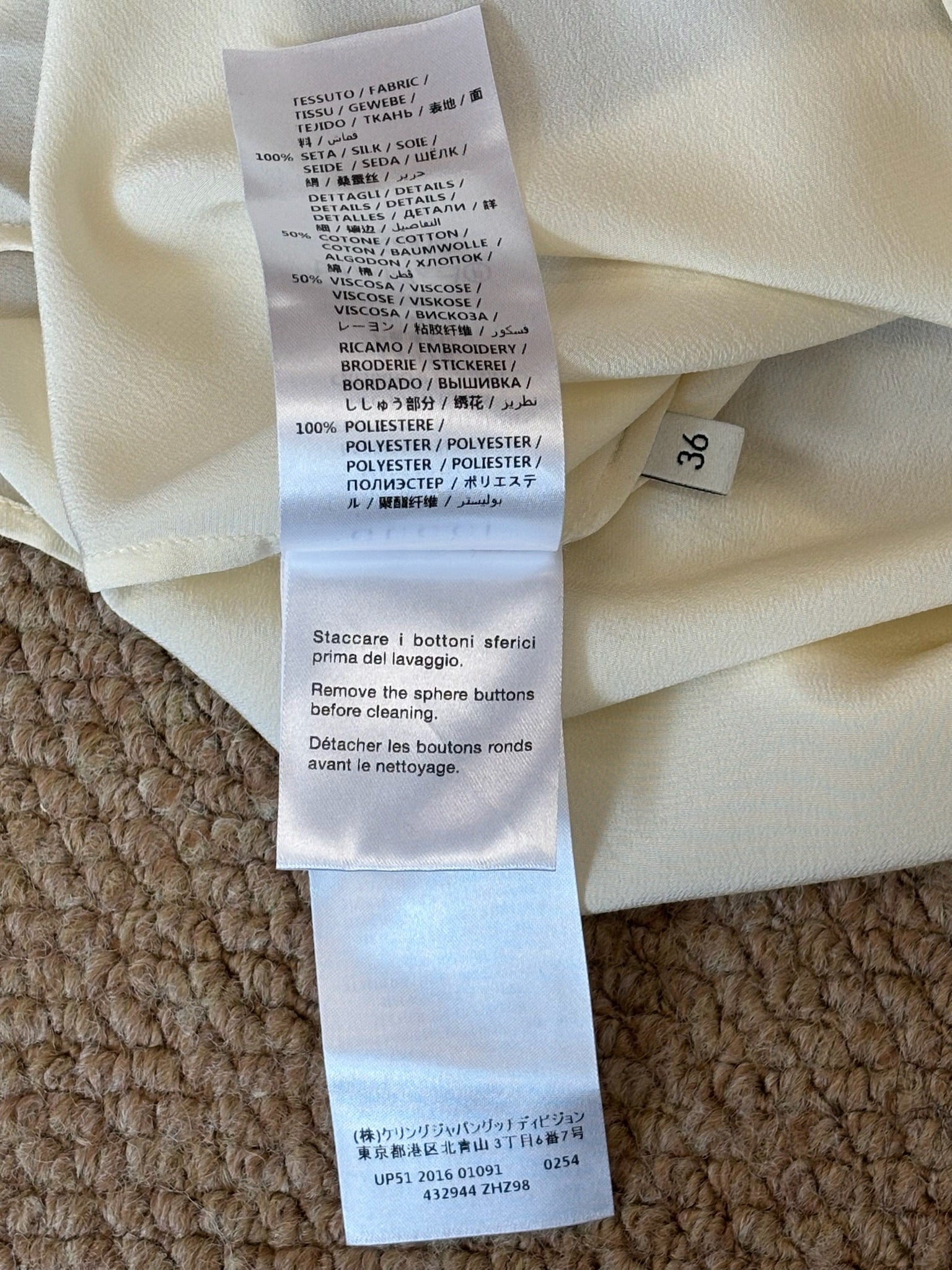 Size 36 - Gucci Cream Silk Contrast Trim Neck Tie Detail Shirt