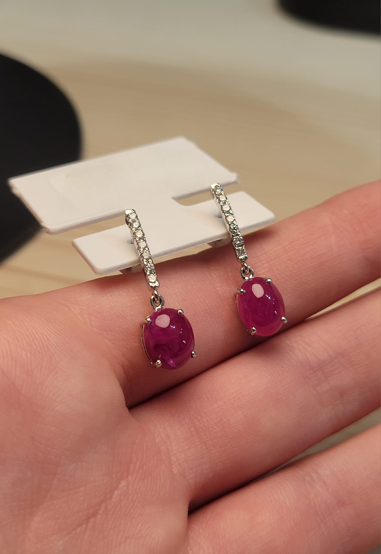 Cabochon Ruby Earrings in 18K / R5ct / D0.22ct 5341 JJC0600