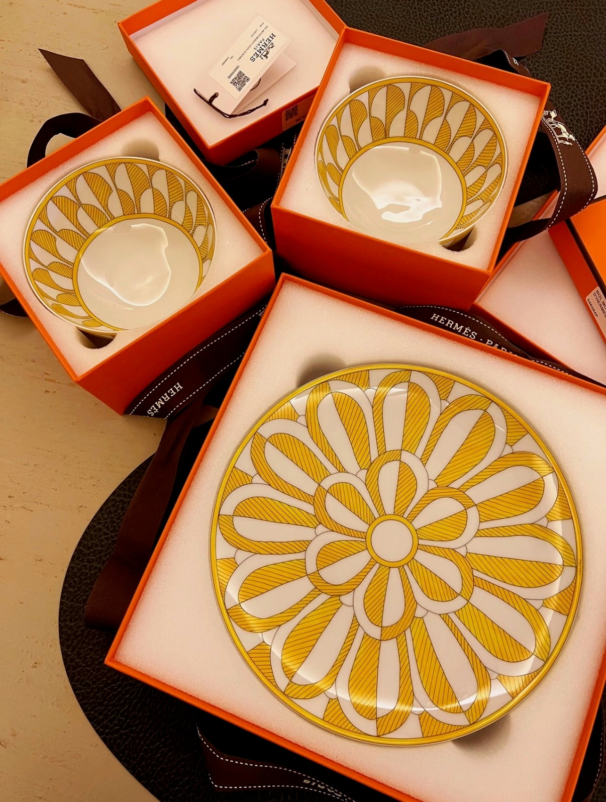 Hermès Soleil’s Hermes dresser plate N*2