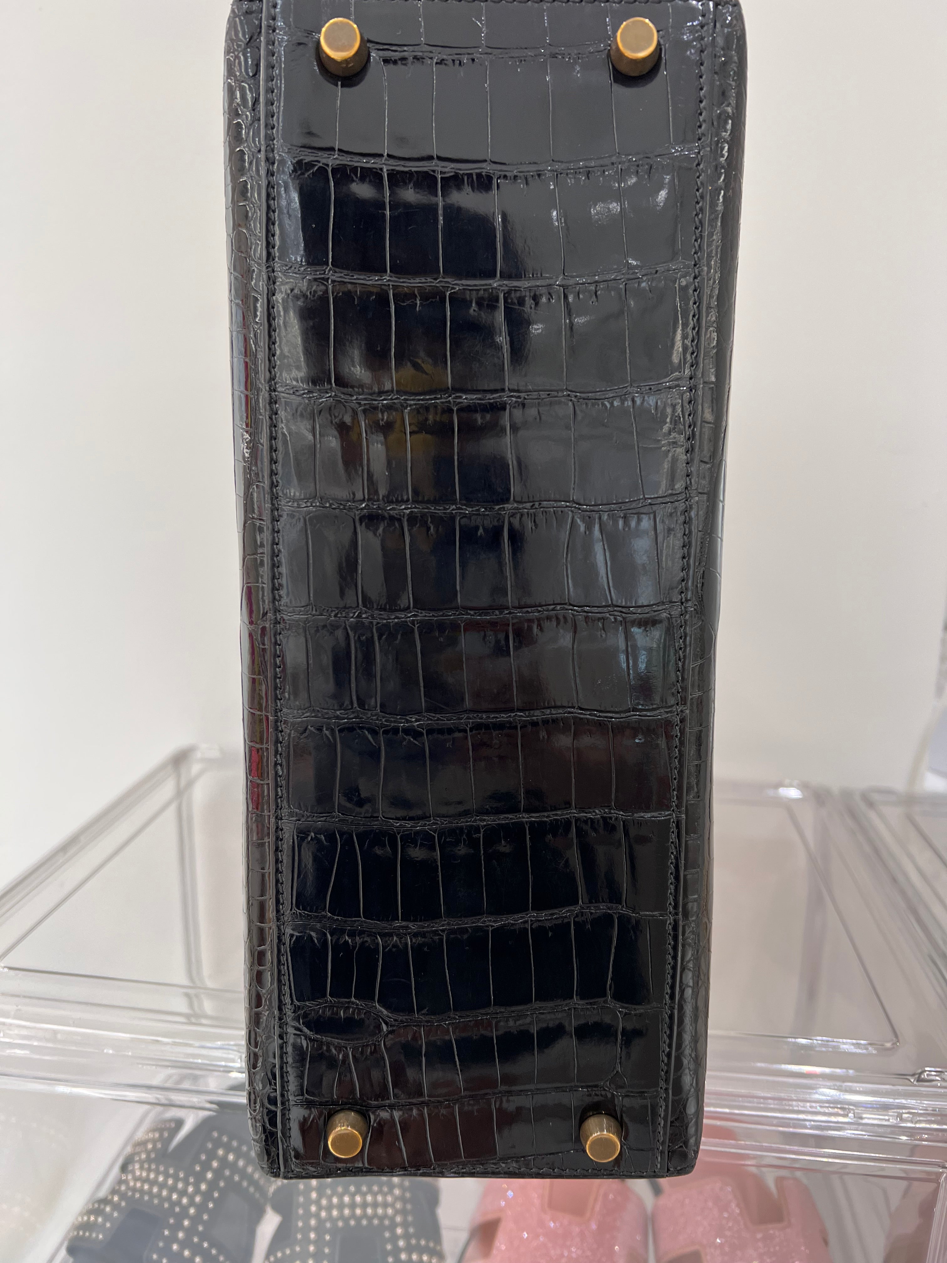 Hermes Vintage Kelly 28 Sellier Black Shiny Porosus GHW #V Circle (Y1992) SCKH4103