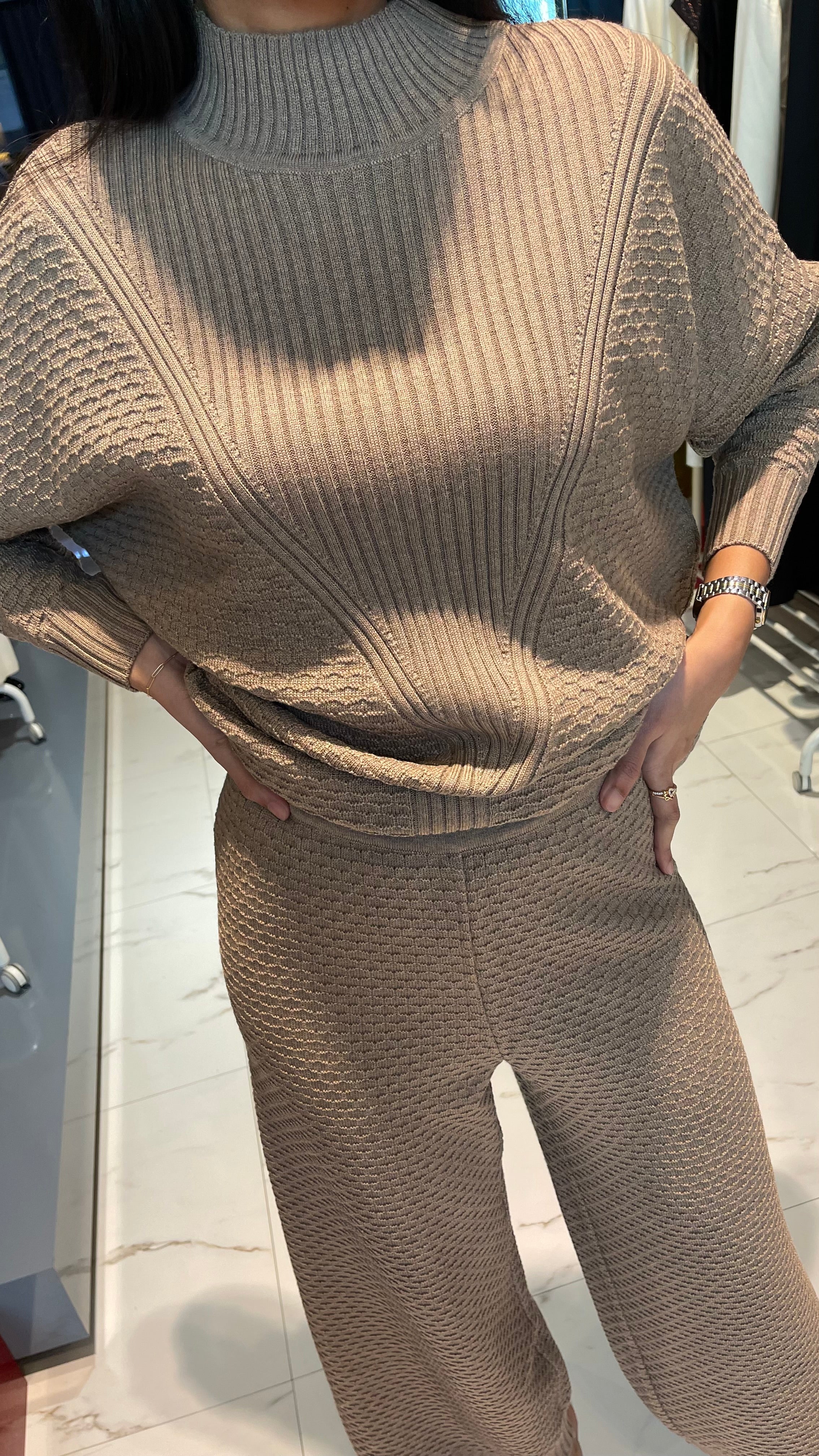 LOOSE FIT COSMO SET (SWEATER & TROUSERS)