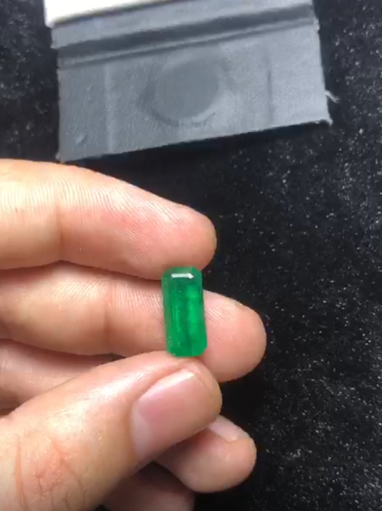 Swat emerald 7 carat