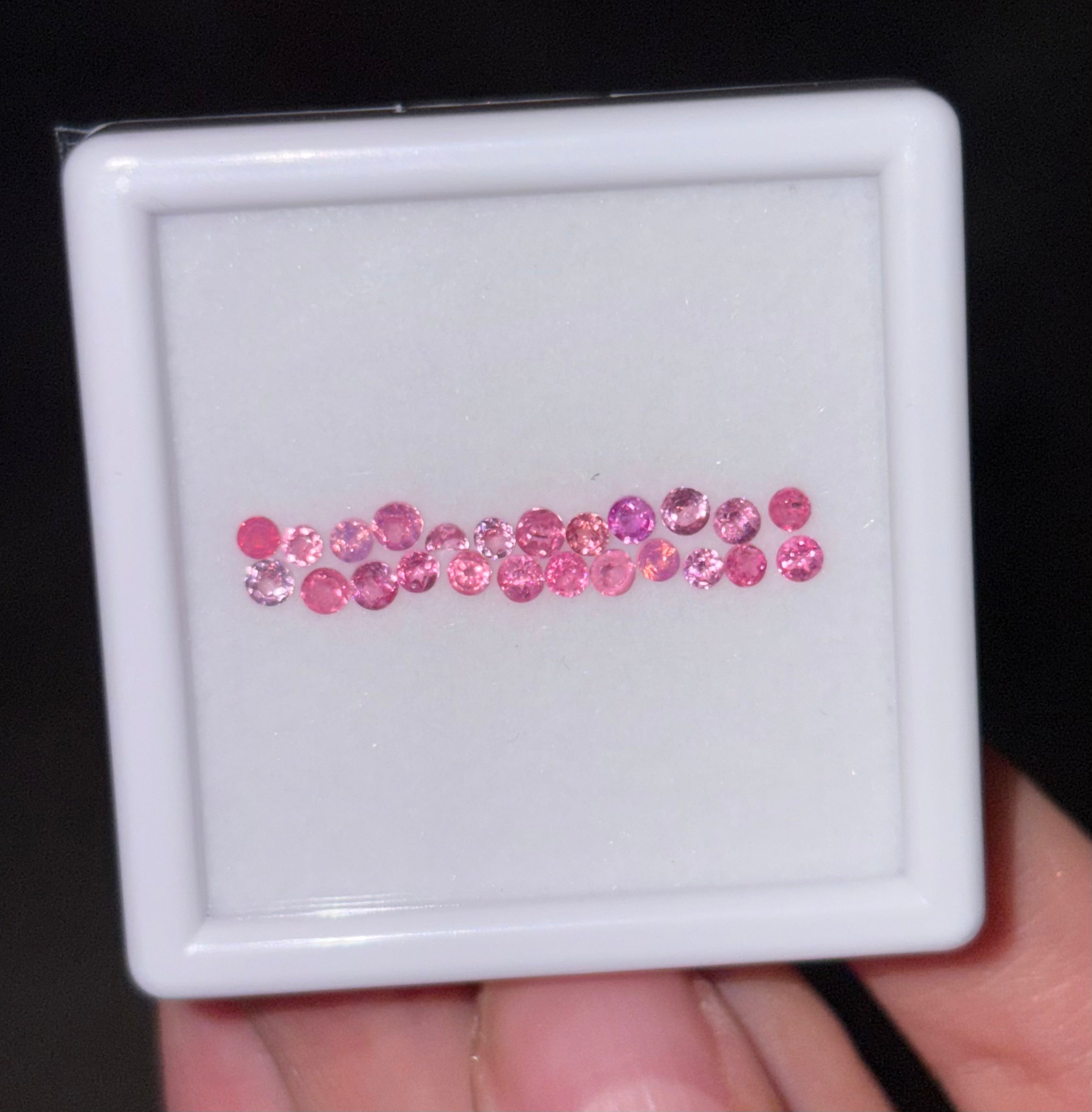 1.35ct Mahenge Neon Pink Spinel Round Melee Set DXBCS6310