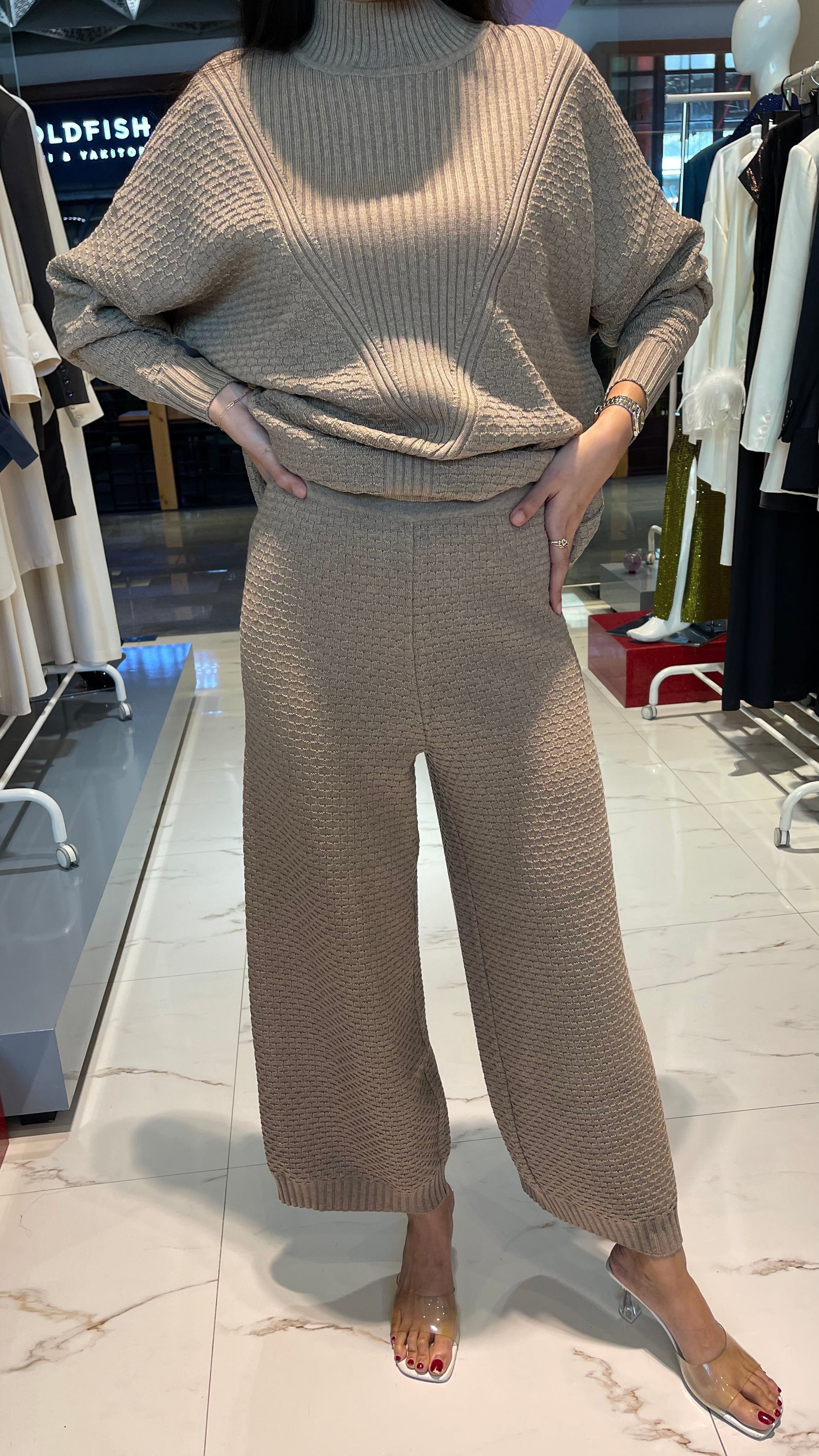 LOOSE FIT COSMO SET (SWEATER & TROUSERS)