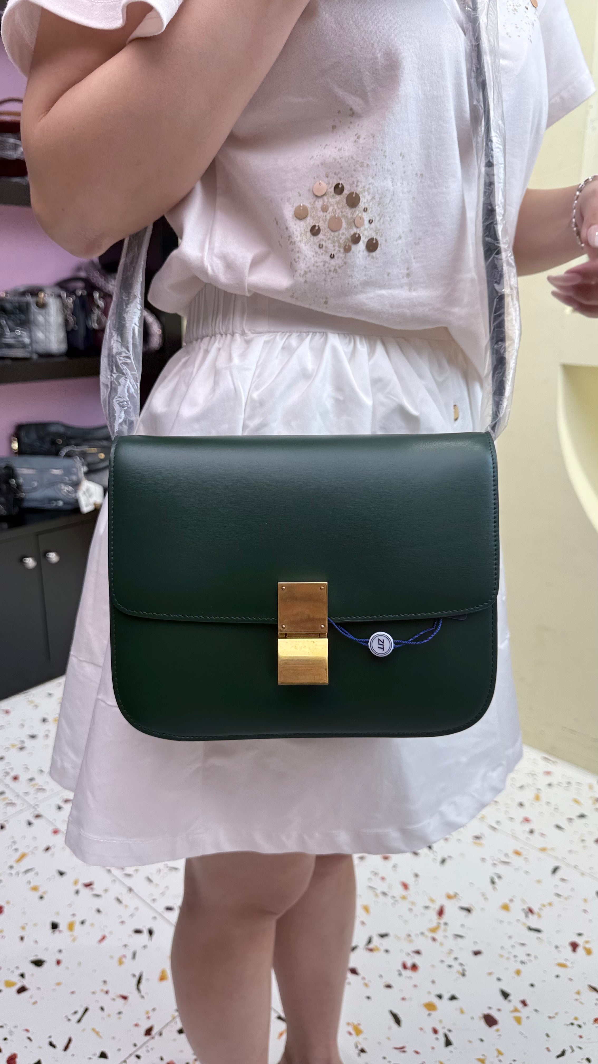 Celine green box shoulder bag, size 22 (old label) 21702304