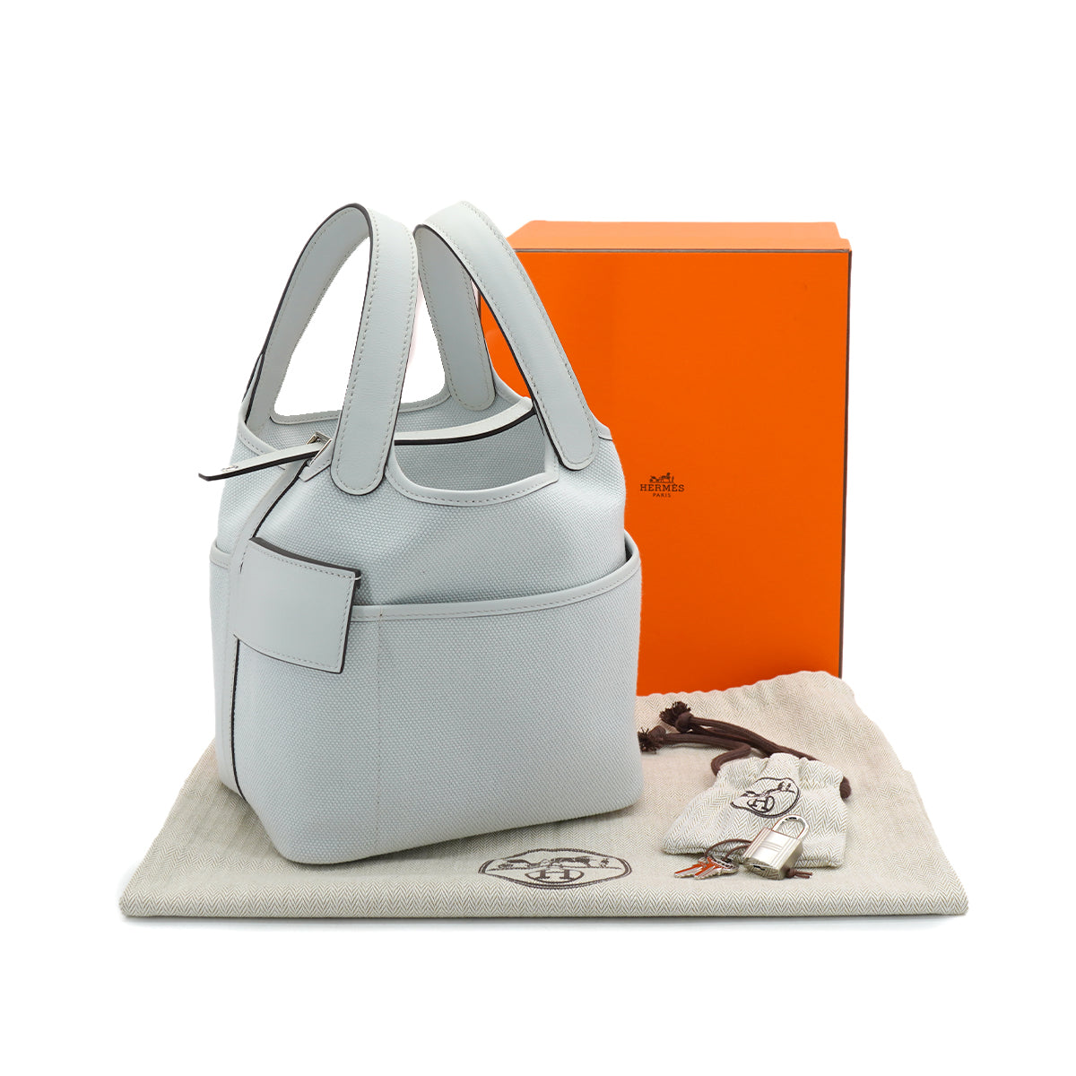 HERMES PICOTIN LOCK 18 PM CARGO POCKET BLUE PALE TOILE GOELAND VEAU SWIFT 2024 W STAMP PALLADIUM HARDWARE 90328904