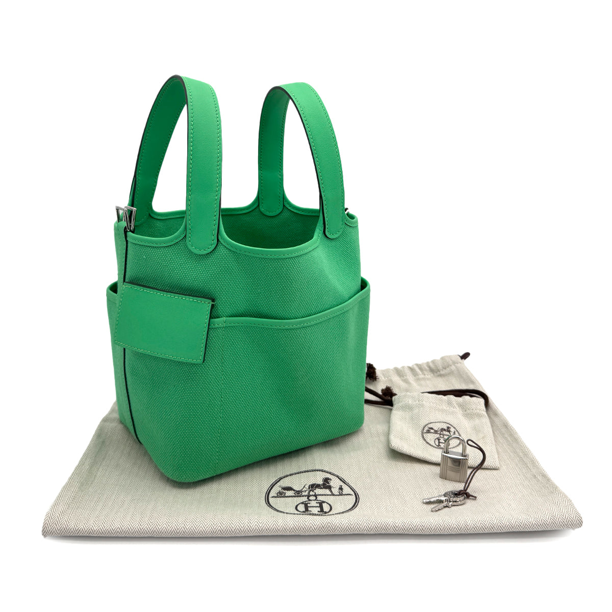 HERMES PICOTIN LOCK 18 PM CARGO POCKET VERT COMICS TOILE GOELAND VEAU SWIFT 2023 B STAMP PALLADIUM HARDWARE 90313410