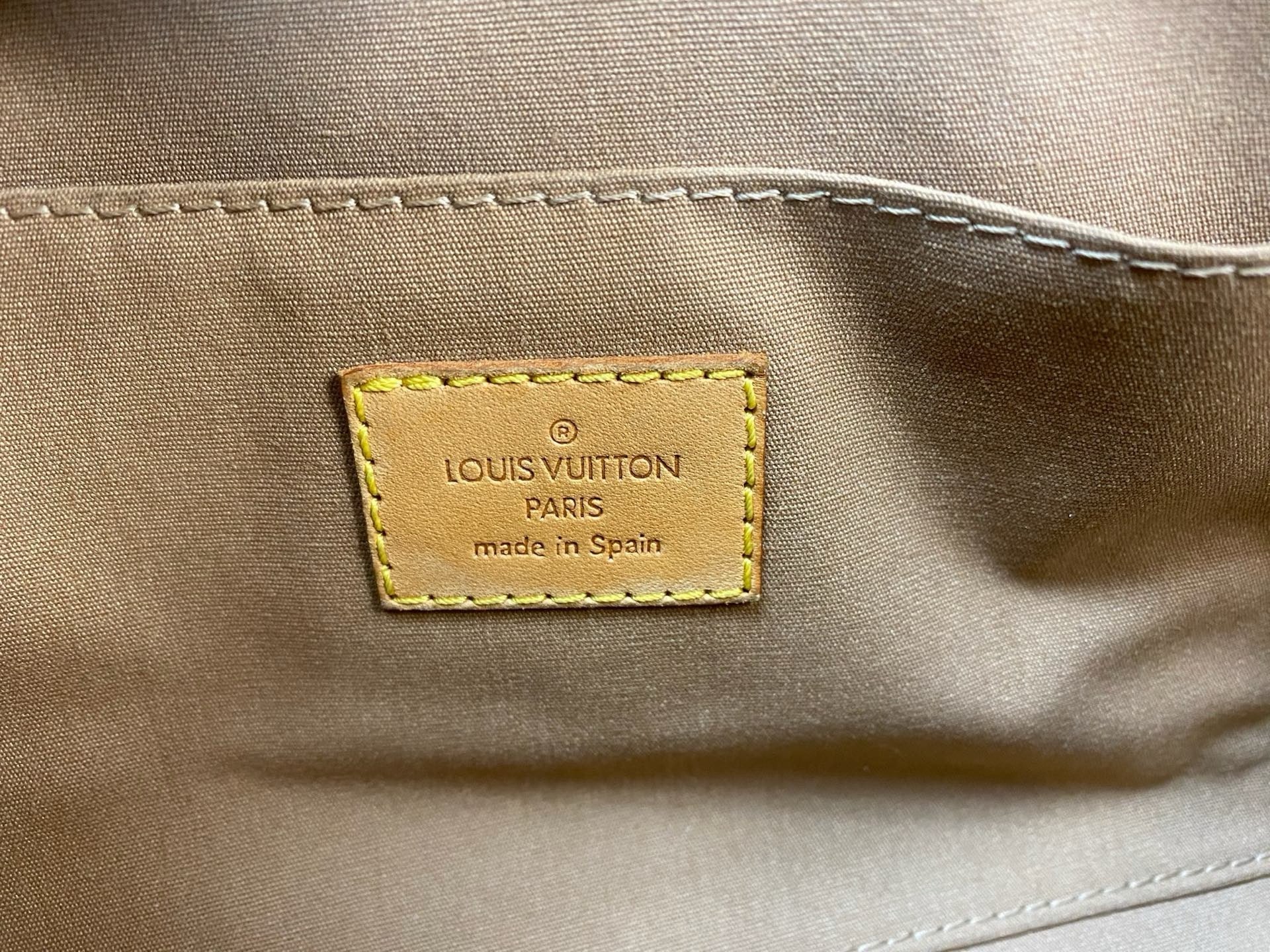 Louis Vuitton Vernis patent leather handbag detail