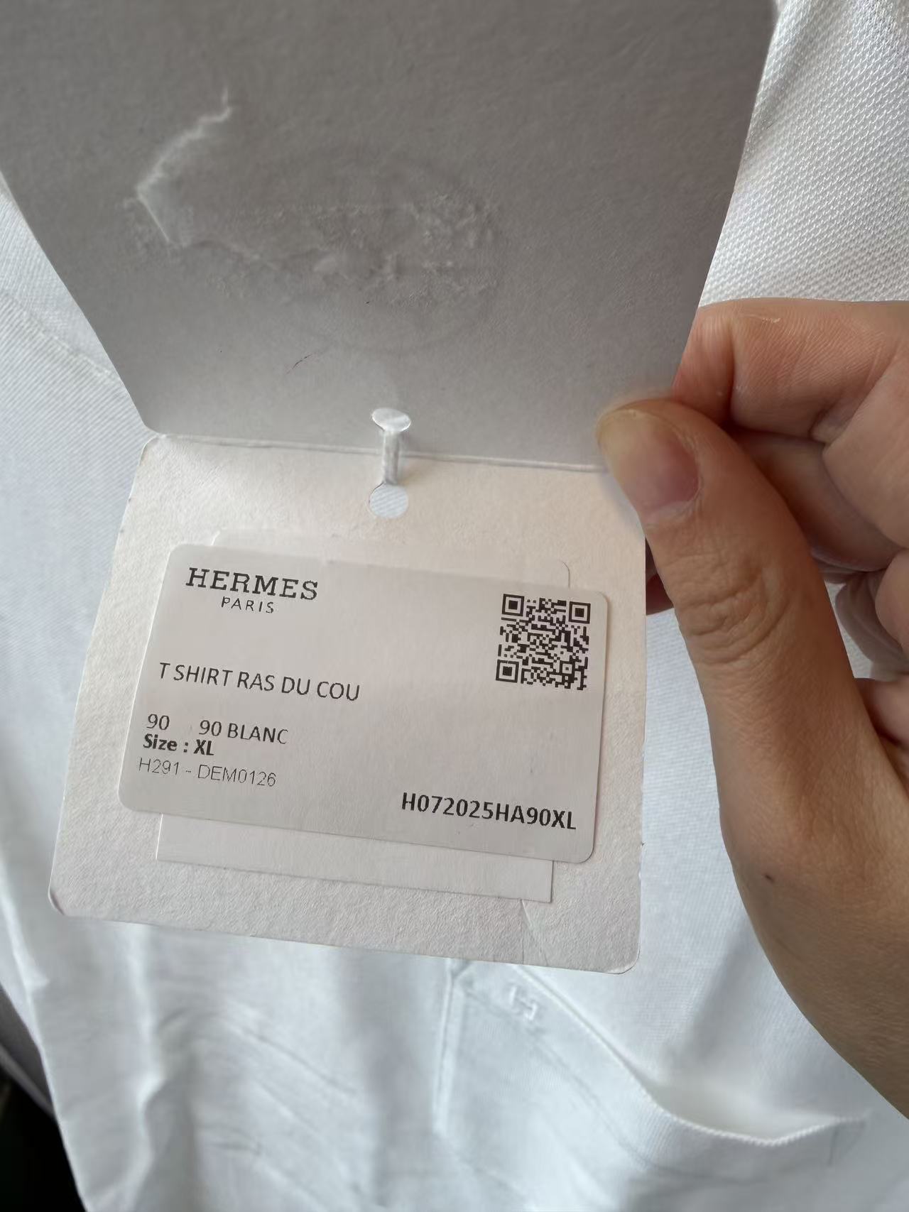Hermes white T-shirt tag image