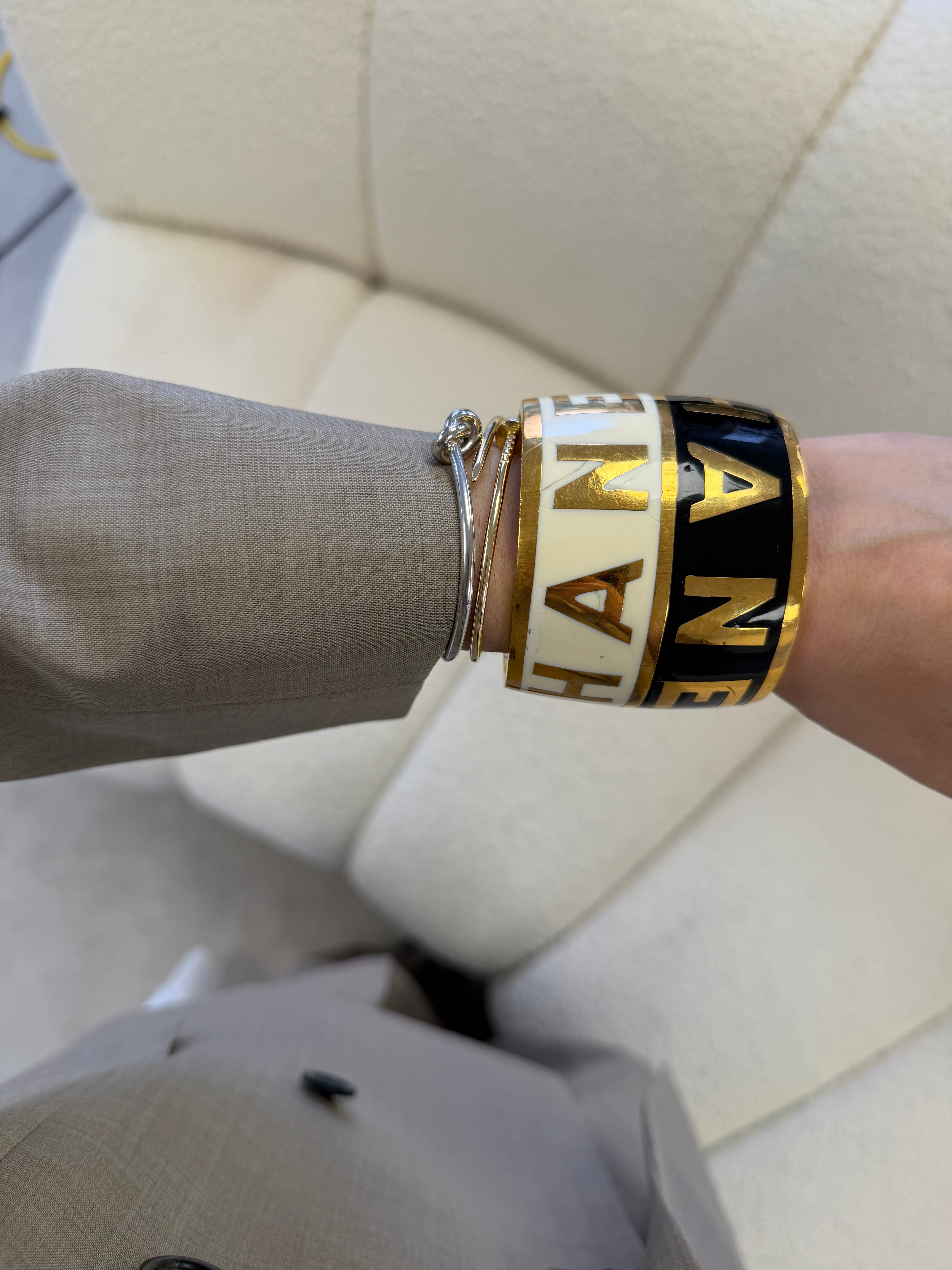 Chanel cuff white black - APC0083