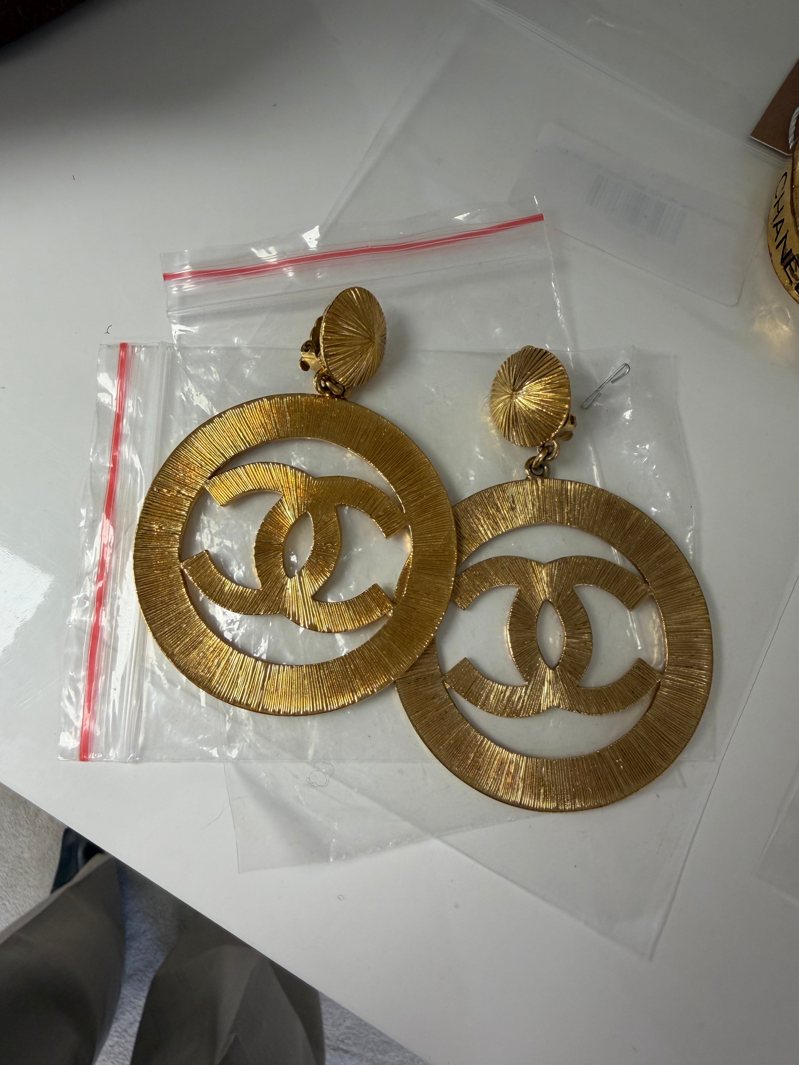 Chanel big hoop earrings gold vintage 90s - APC0073