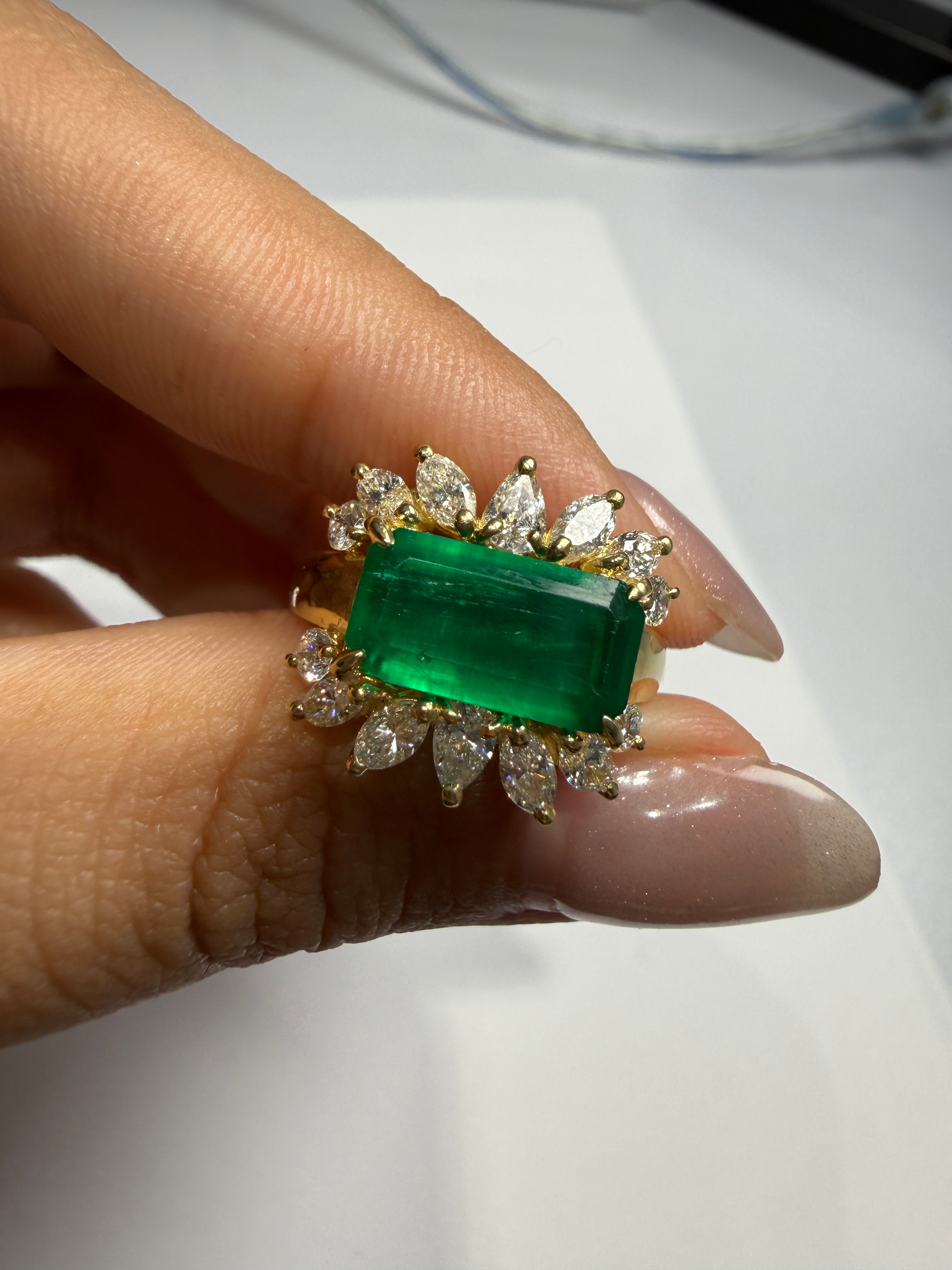 Colombian Emerald East West 18K Ring US 5.75 3716 JJC9023