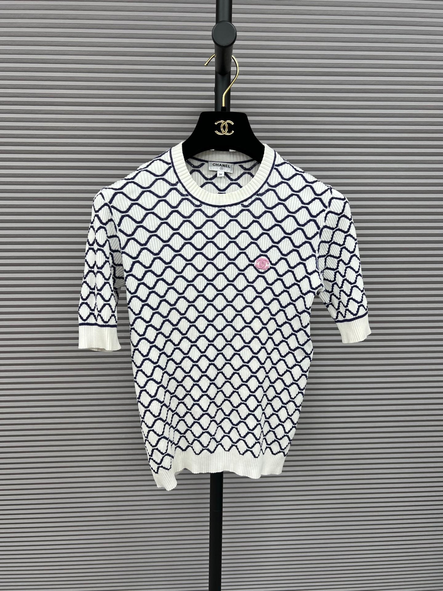 CHANEL WHITE BLACK T SHIRT FT102389