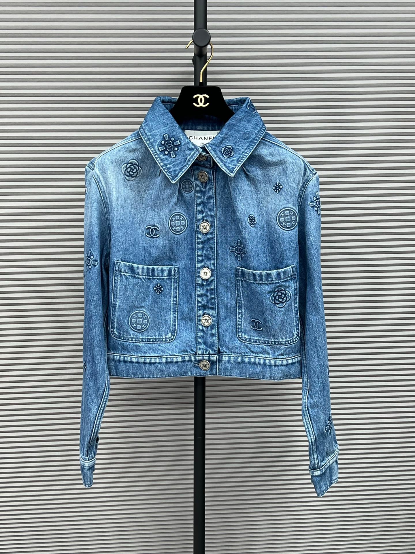 CHANEL DENIM JACKET FT102381