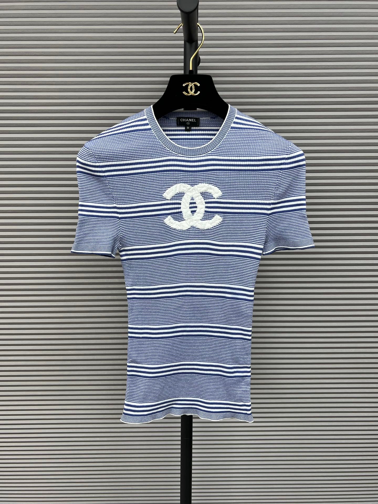 CHANEL BLUE TEE FT102374