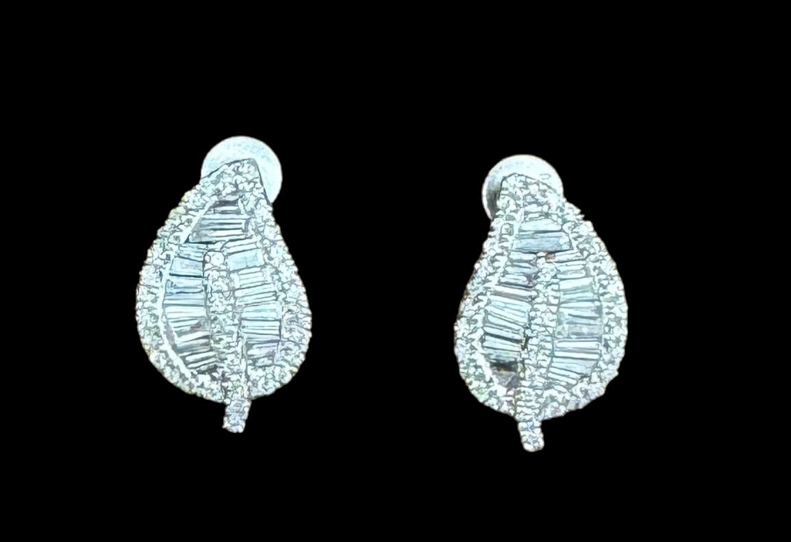 0.90ct Diamond Leaf Earrings set in 18K White Gold