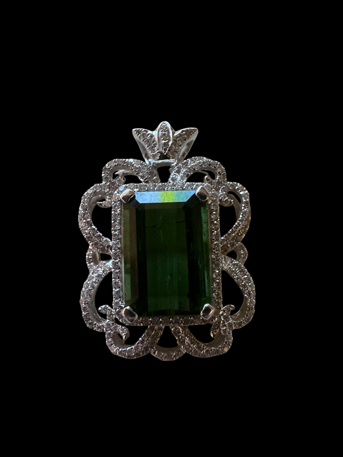 5.38ct Green Tourmaline & 0.60ct Natural Diamond Necklace set in 18K Gold & Platinum