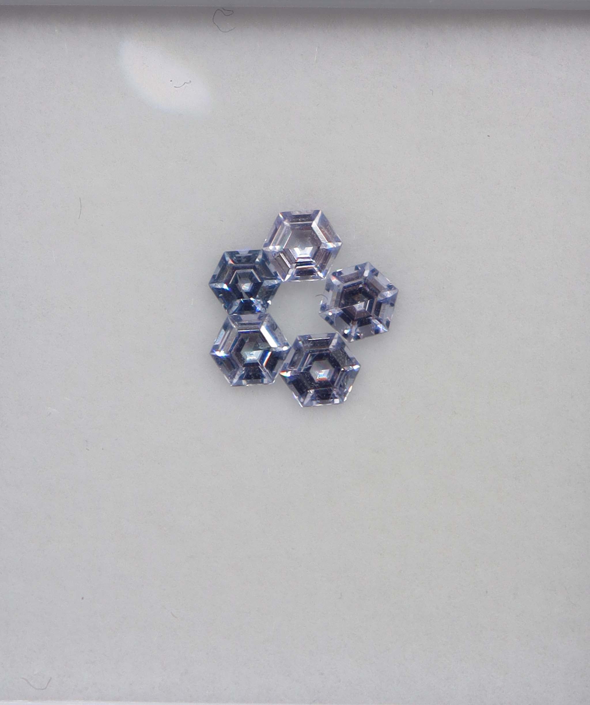 1.42 HEXAGON SPINELS DXBS6199