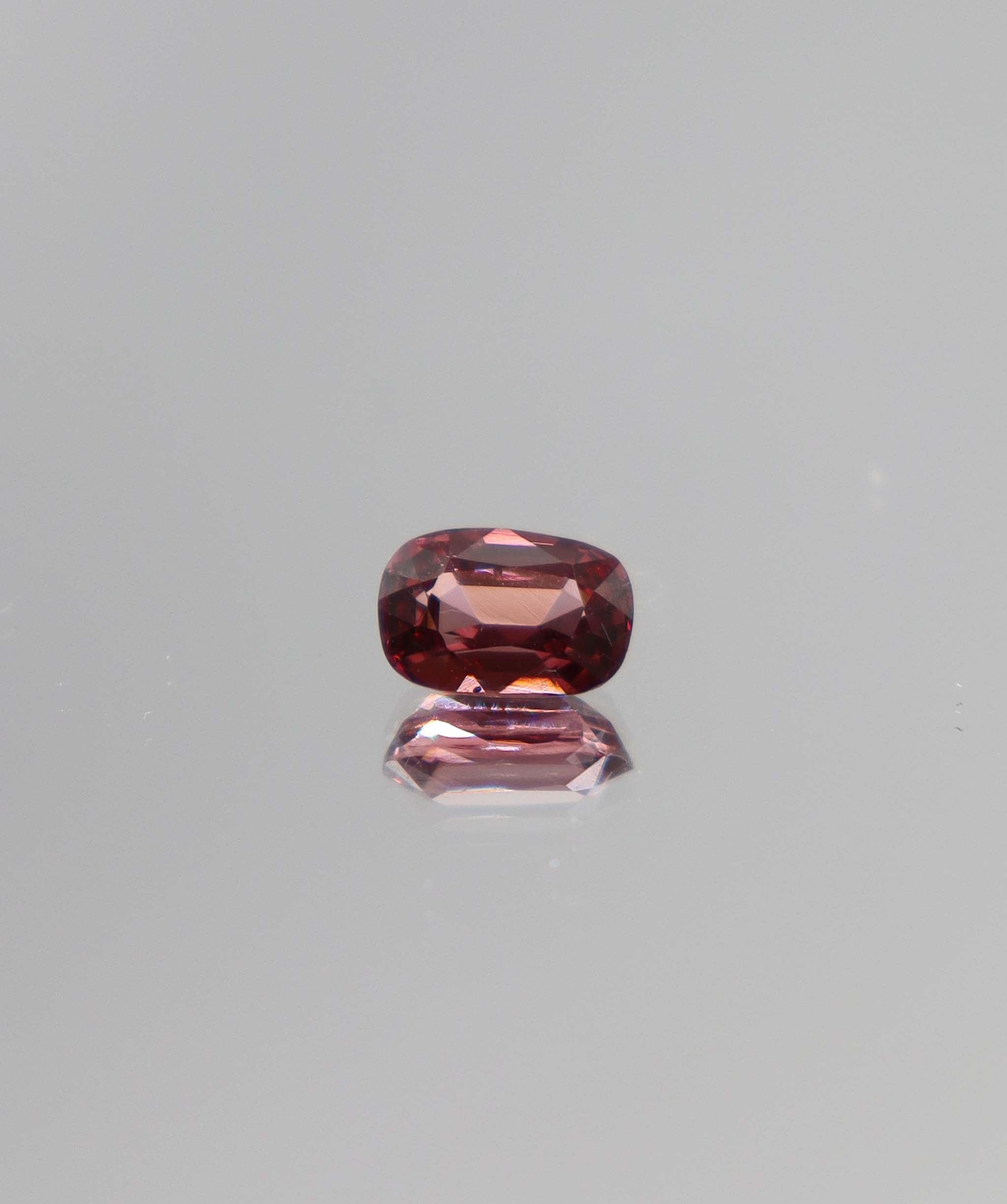 1.85cts brownish orange spinel DXBS4638