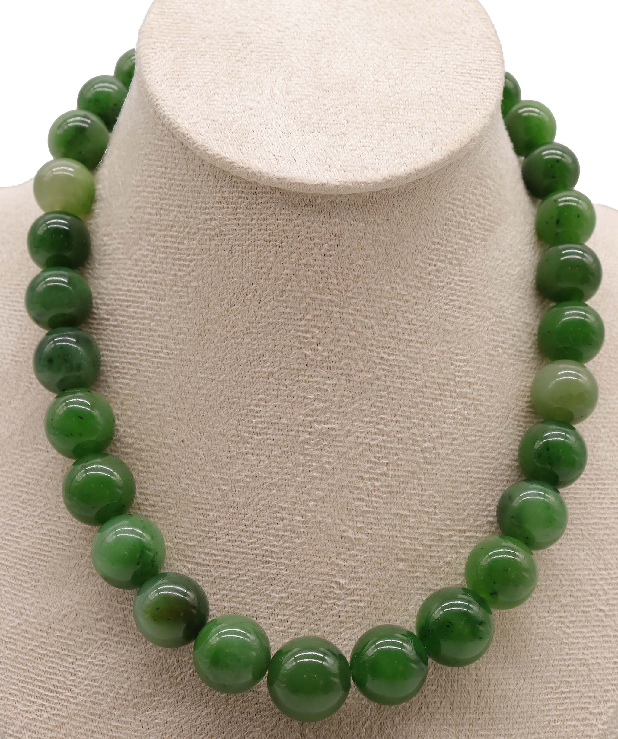 490ct Natural Siberian Jade Necklace D12.4mm-14.2mm DXBCS2223
