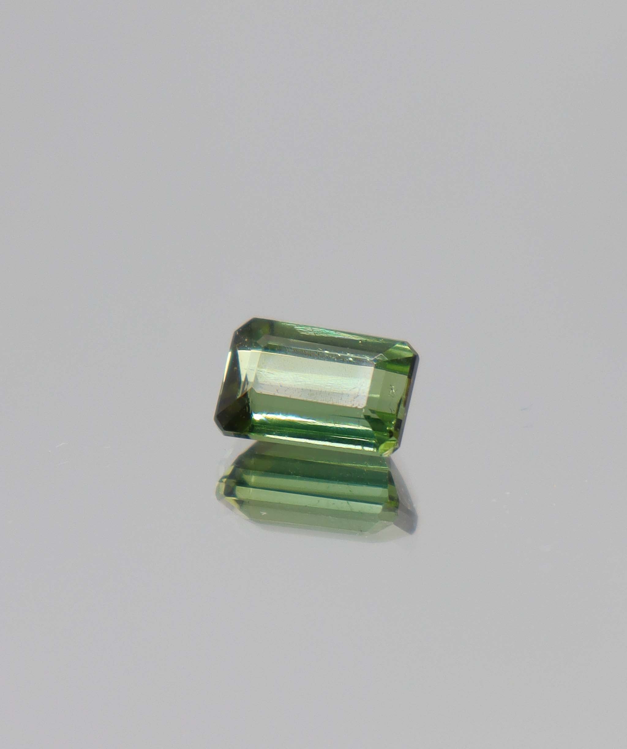 2.45ct Green Tourmaline DXBCS1095