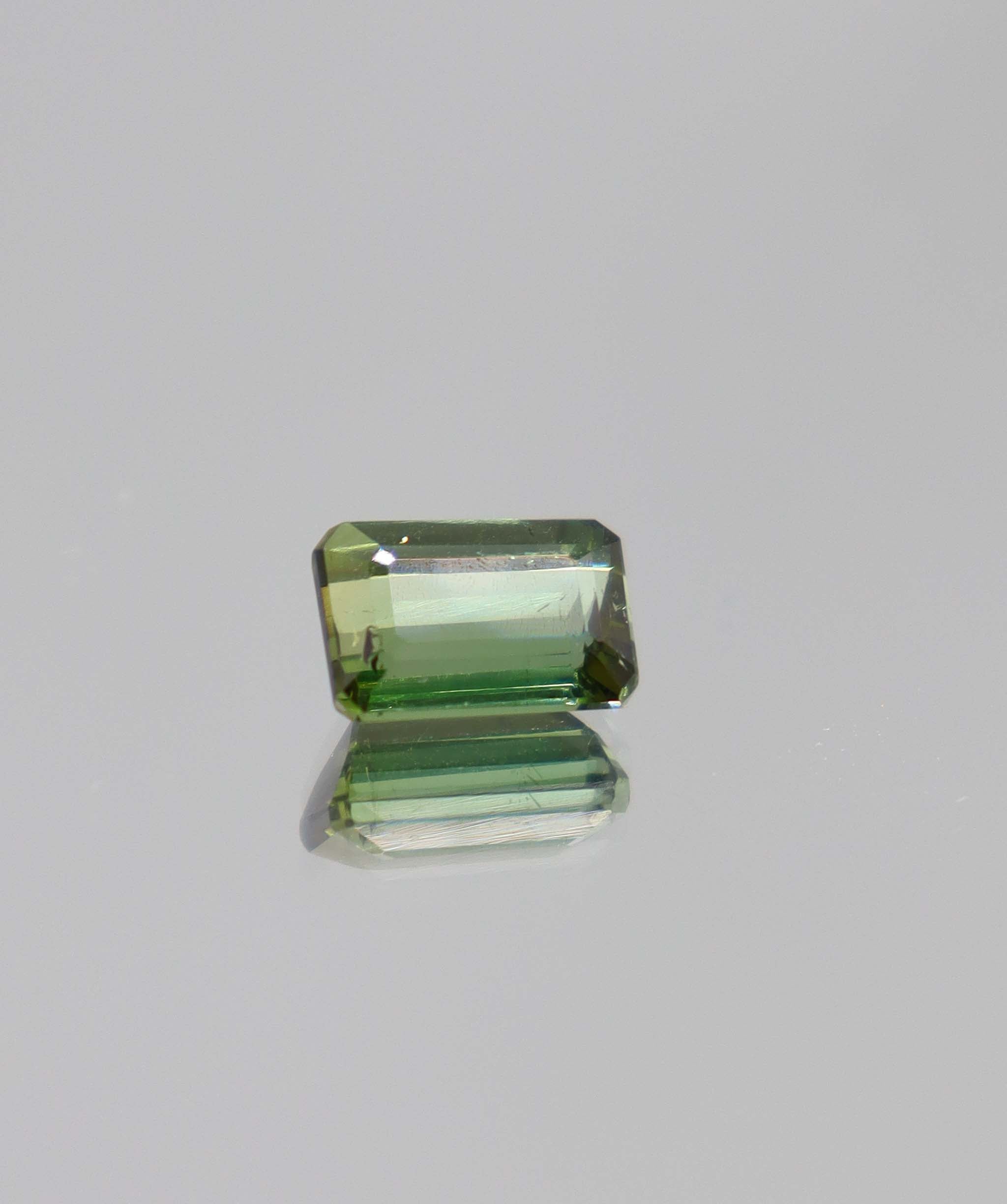 2.45ct Green Tourmaline DXBCS1095