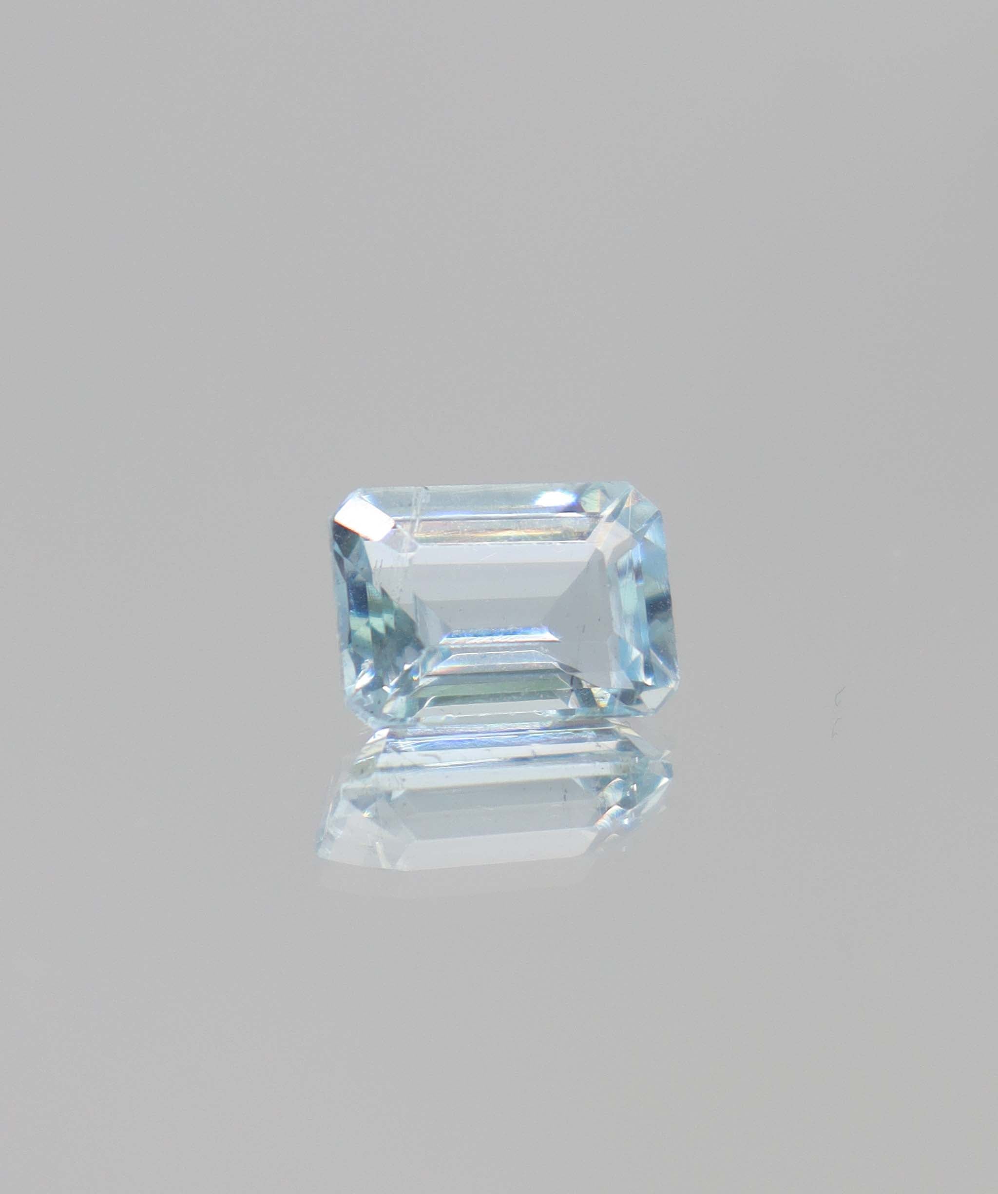 2.68ct Aquamarine Emerald DXBCS0088
