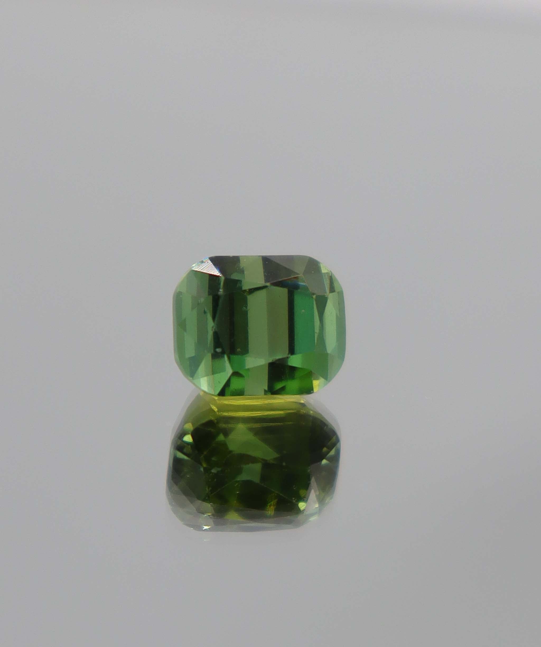 3.35ct Green Tourmaline DXBCS1102